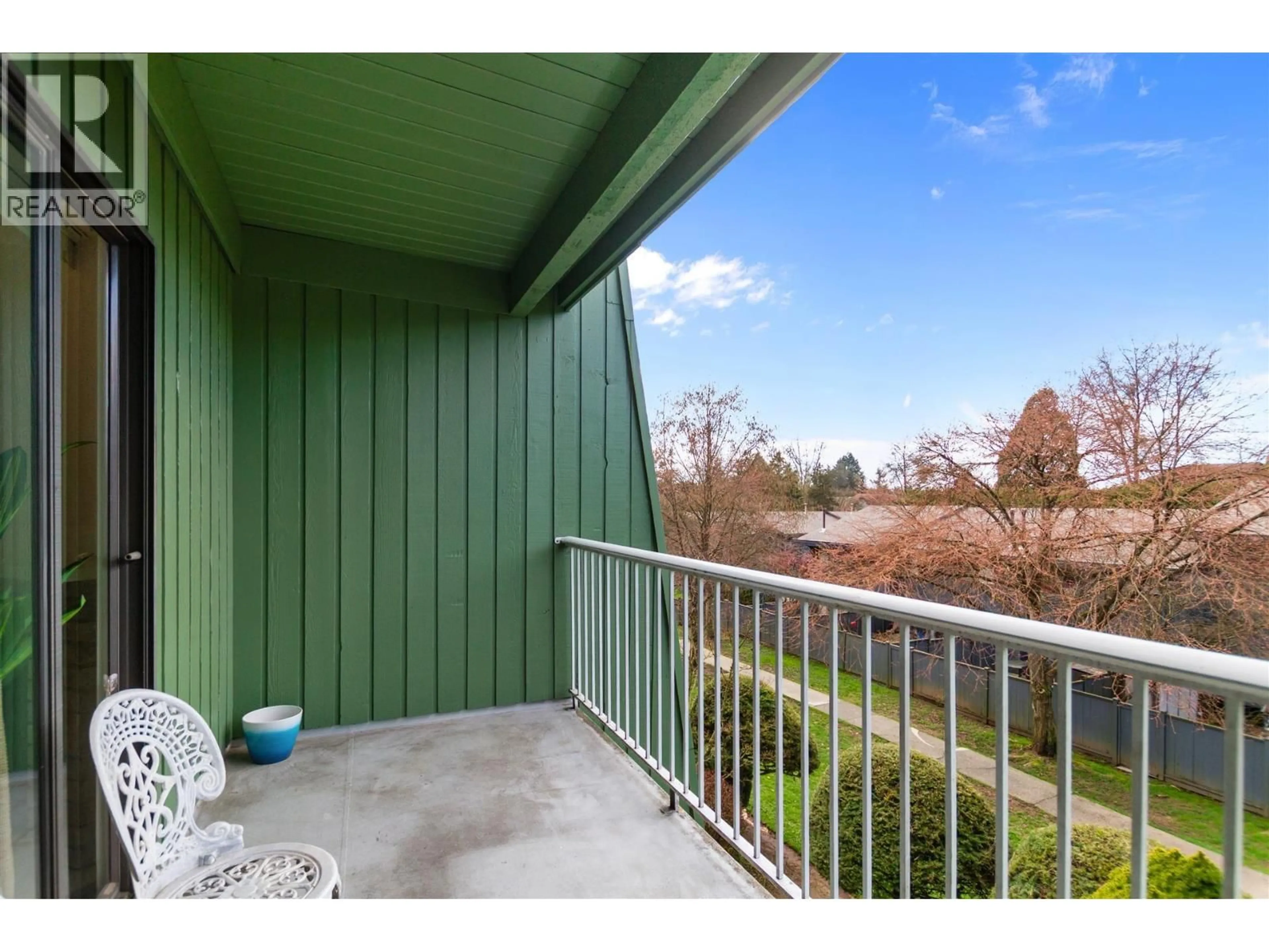 Balcony in the apartment, water/lake/river/ocean view for 216 - 9202 HORNE STREET, Burnaby British Columbia V3N4K2