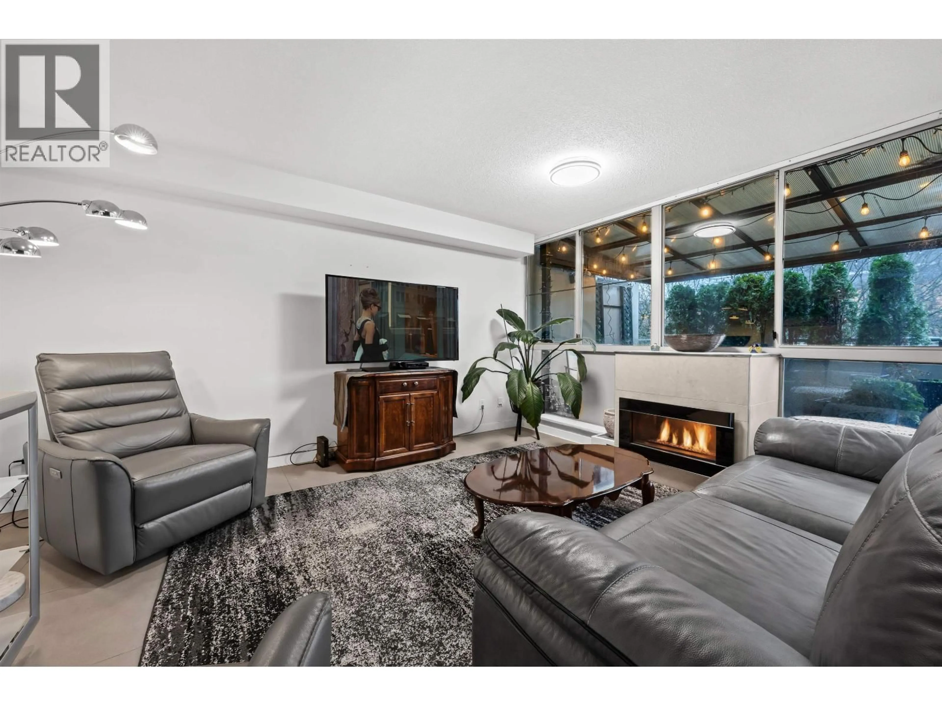 Living room with furniture, unknown for 403 - 1159 MAIN STREET, Vancouver British Columbia V6A4B6