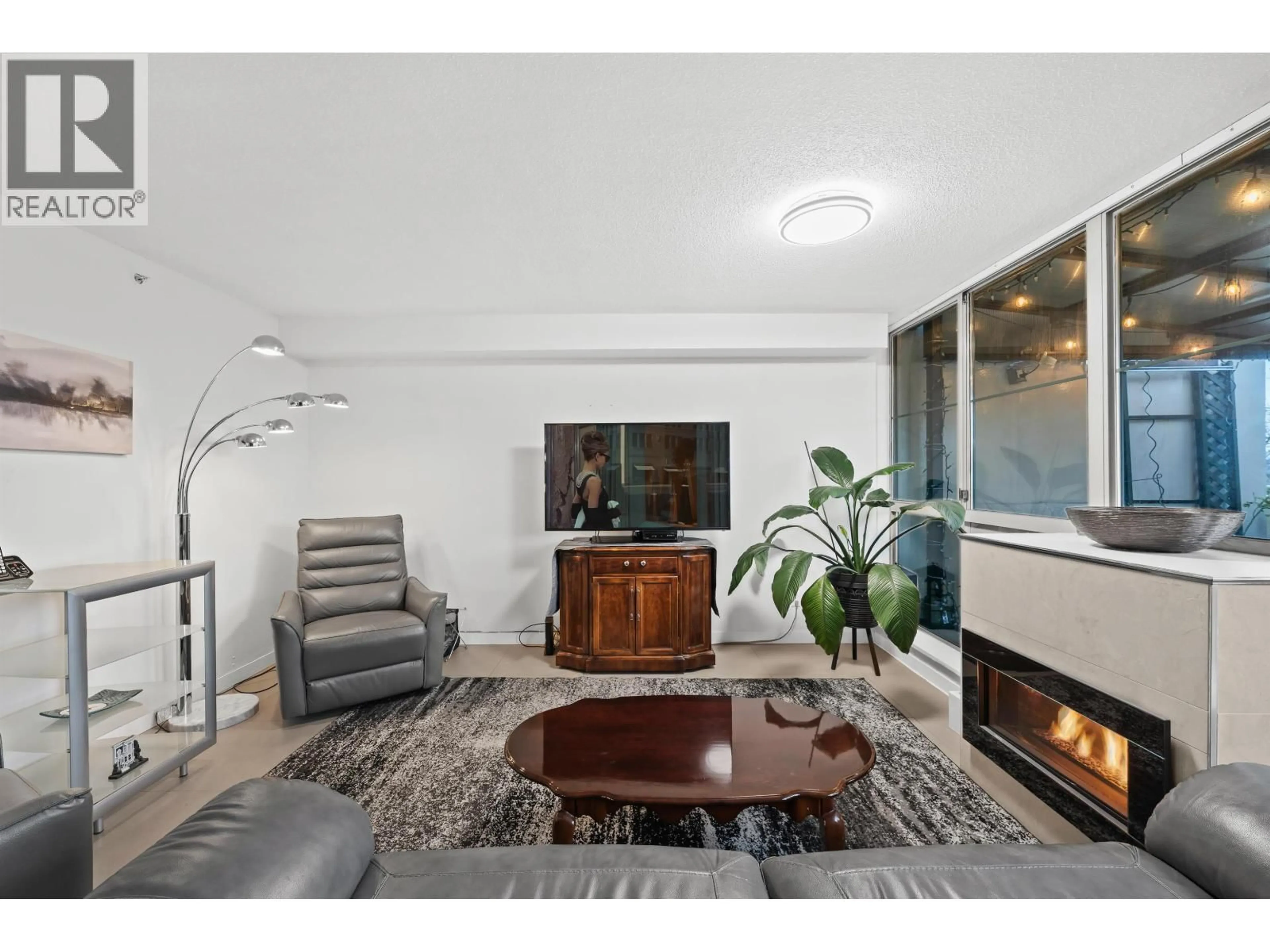 Living room with furniture, unknown for 403 - 1159 MAIN STREET, Vancouver British Columbia V6A4B6