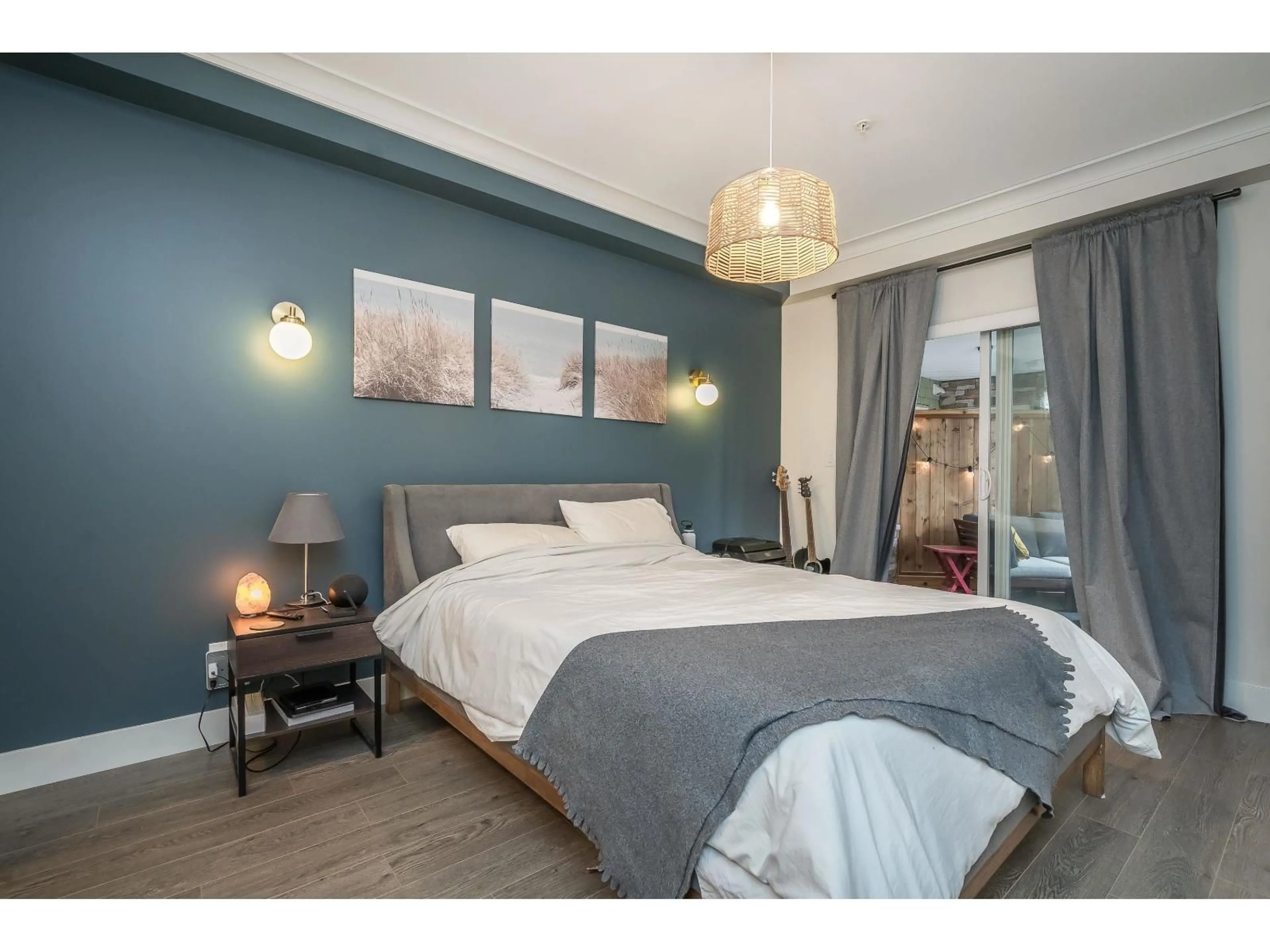 Bedroom with bed, wood/laminate floor for 114 - 5020 221A STREET, Langley British Columbia V2Y0V5