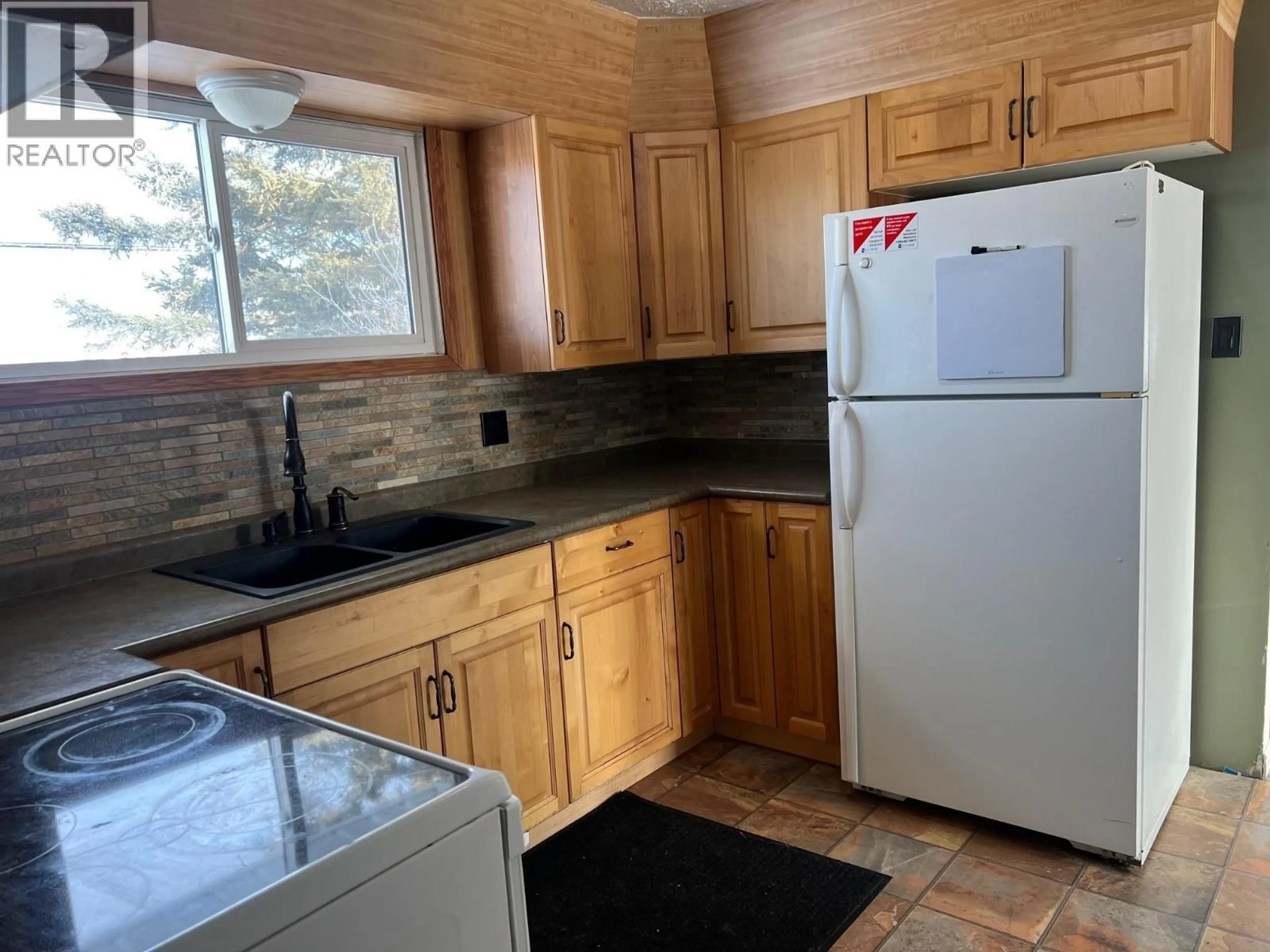 Standard kitchen, unknown for 12261 242 ROAD, Fort St. John British Columbia V1J4M7