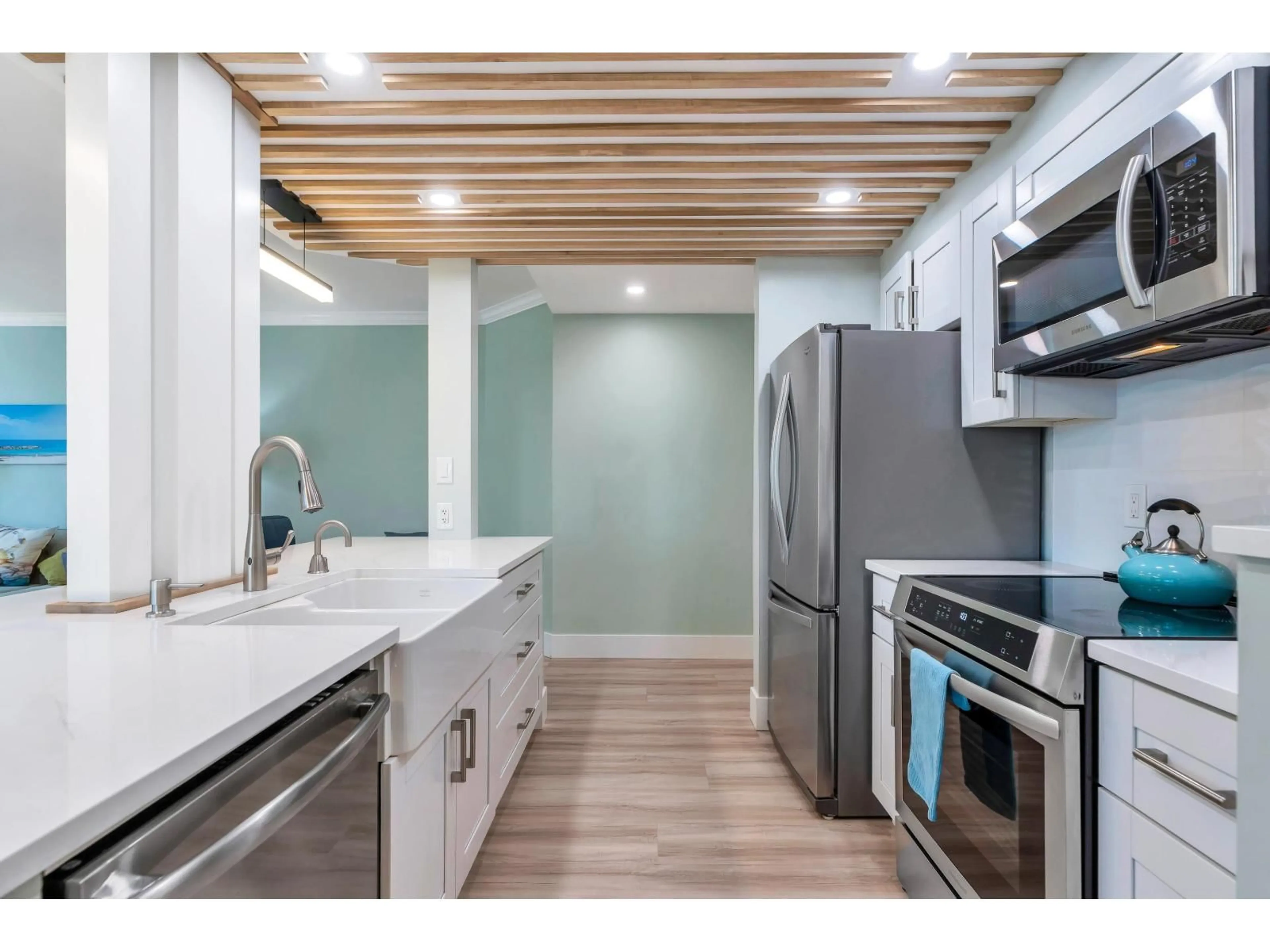 Unknown for 402 - 1480 FOSTER STREET, White Rock British Columbia V4B3X7