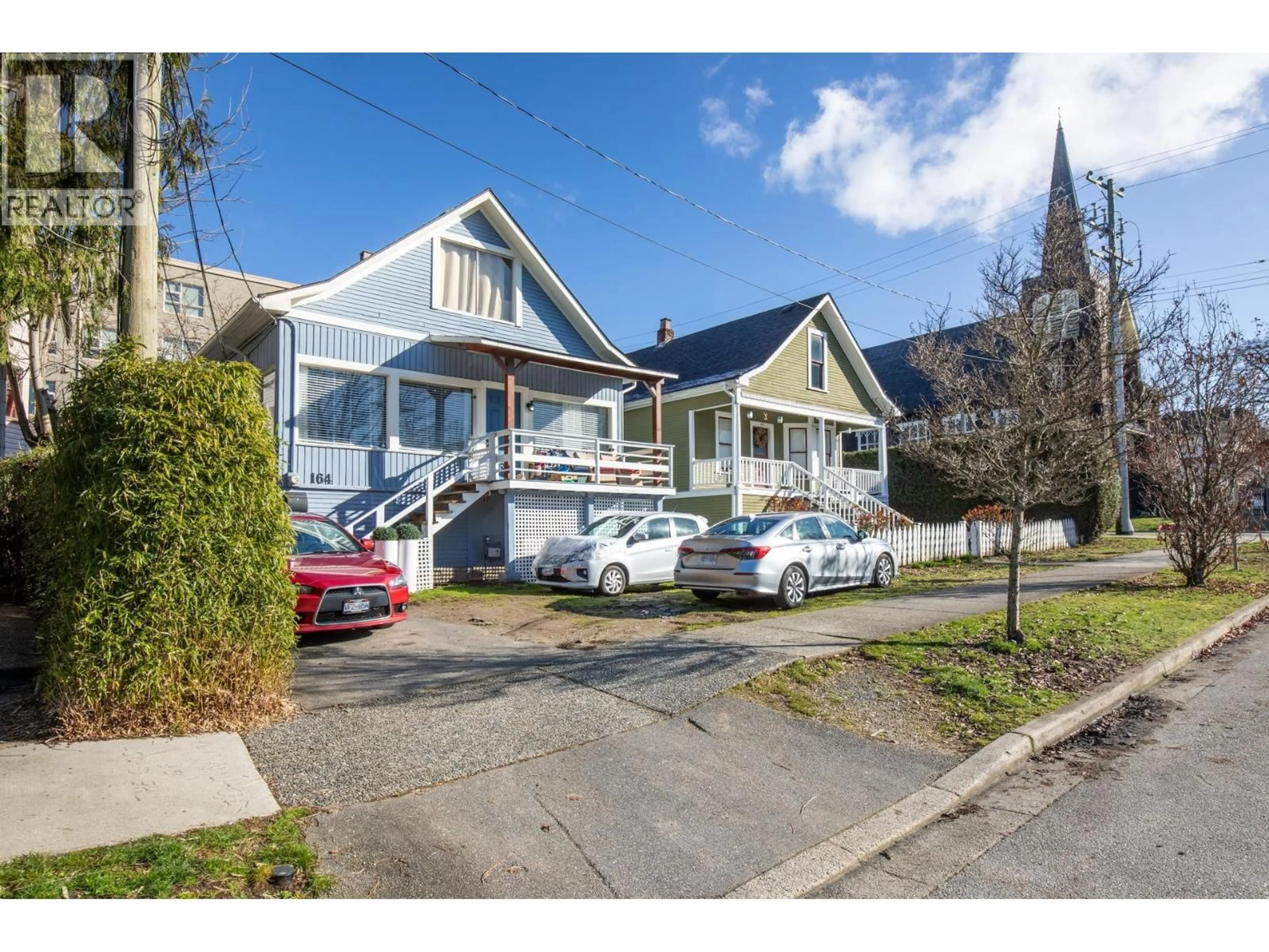 A pic from outside/outdoor area/front of a property/back of a property/a pic from drone, street for 164 10TH STREET, North Vancouver British Columbia V7L2C8