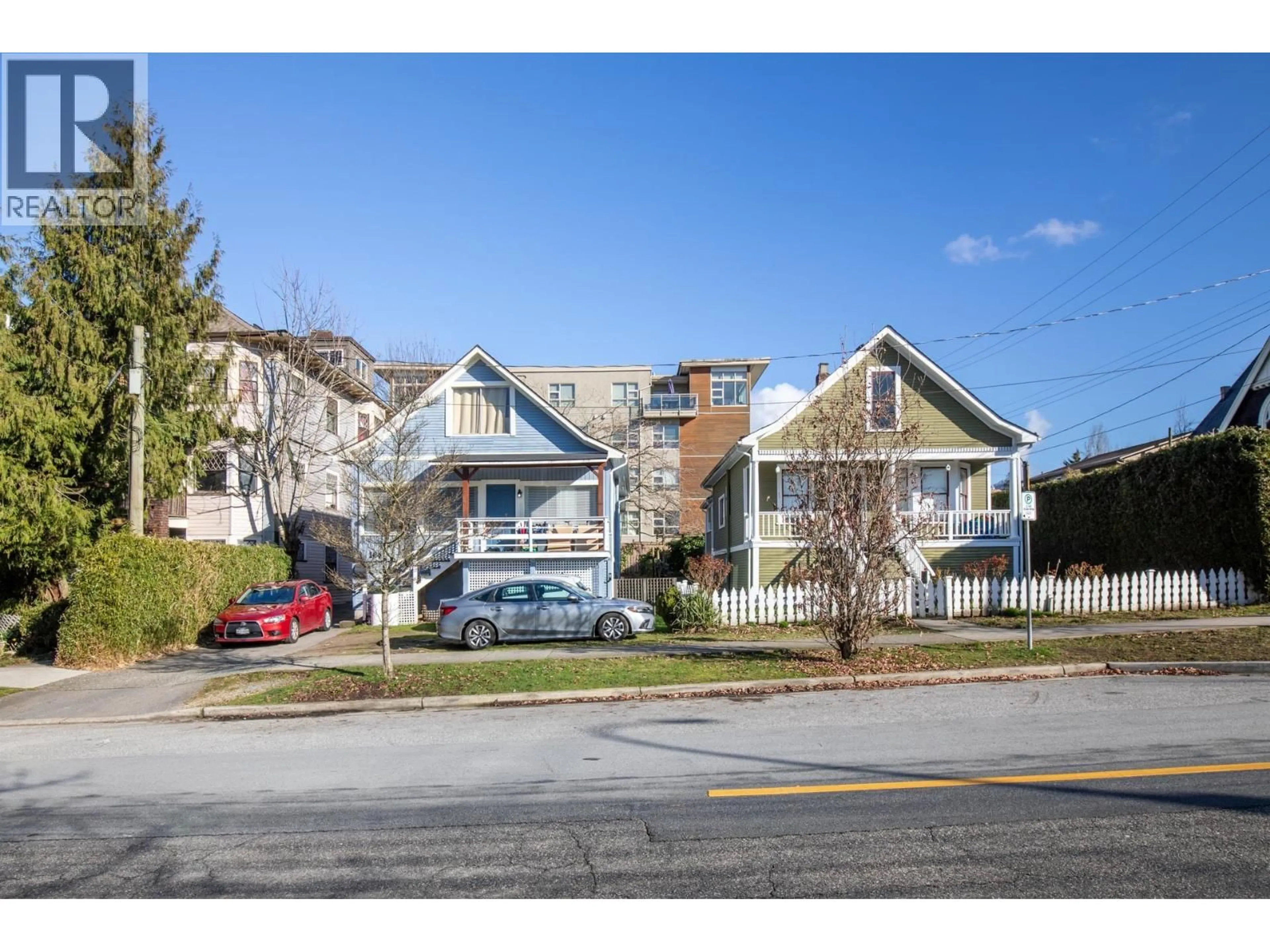 Unknown for 166 10TH STREET, North Vancouver British Columbia V7L2C8