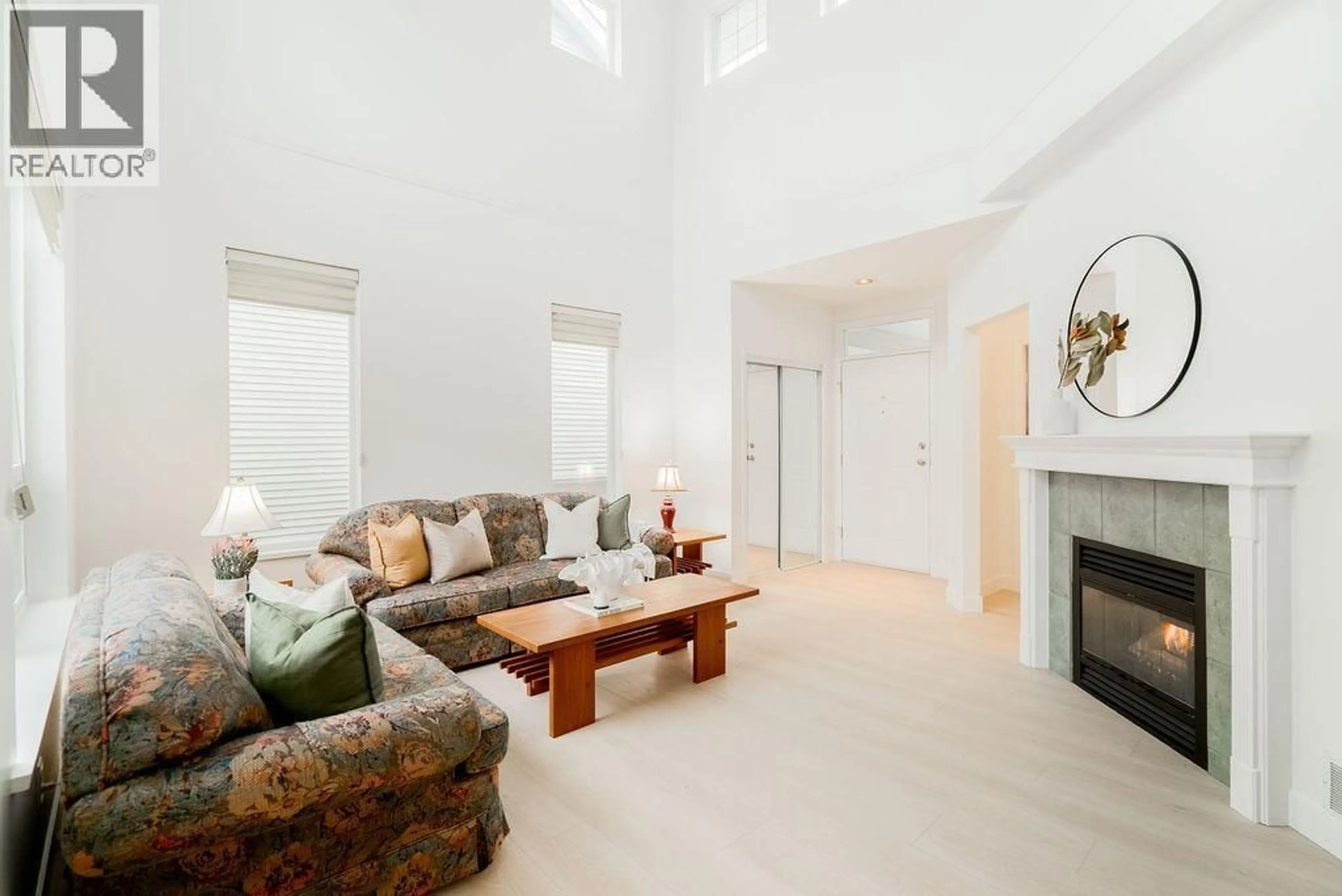 Living room with furniture, unknown for 11888 SPRINGDALE DRIVE, Pitt Meadows British Columbia V3Y2S6