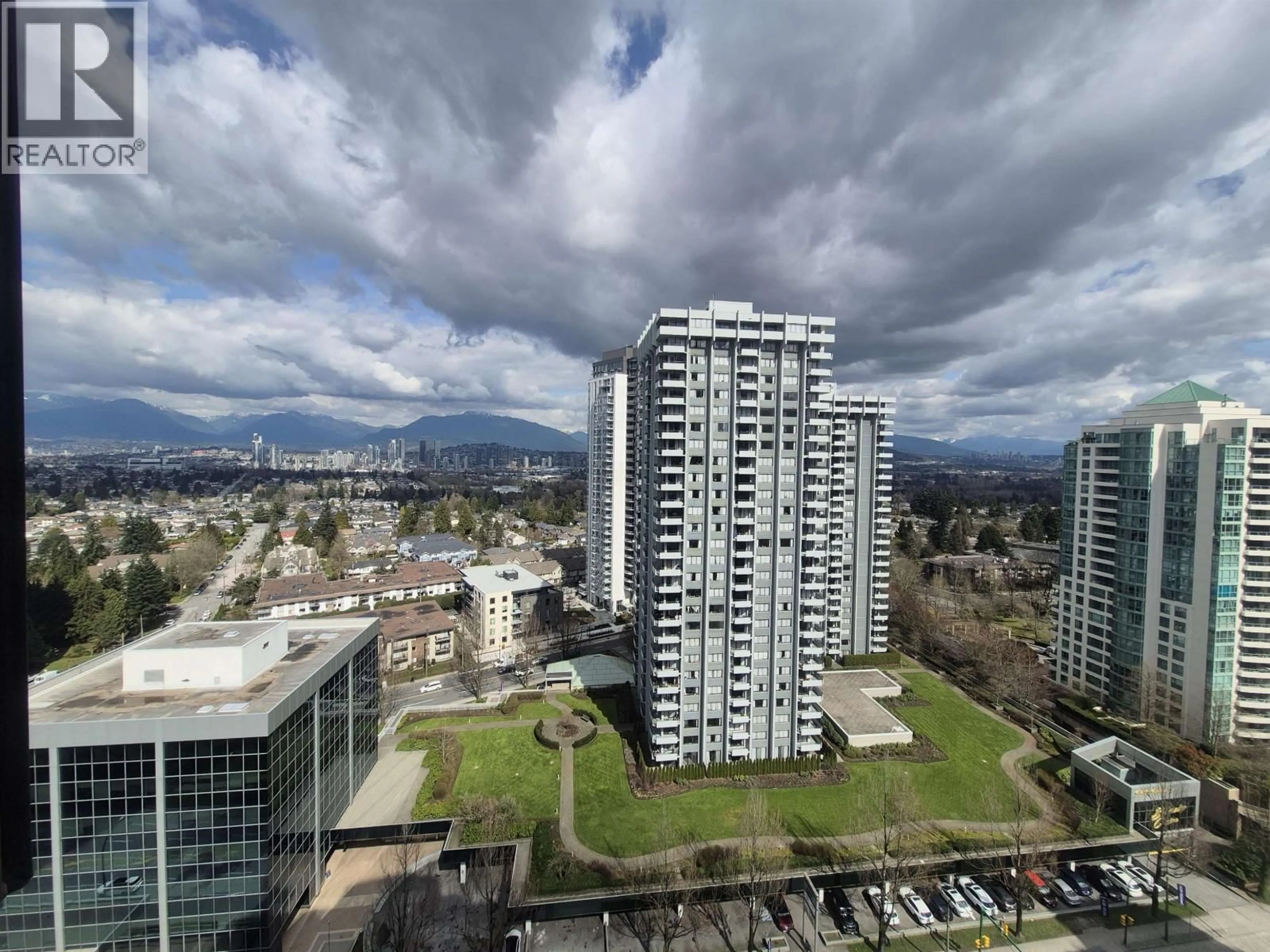 A pic from outside/outdoor area/front of a property/back of a property/a pic from drone, city buildings view from balcony for 2002 - 5885 OLIVE AVENUE, Burnaby British Columbia V5H4N8