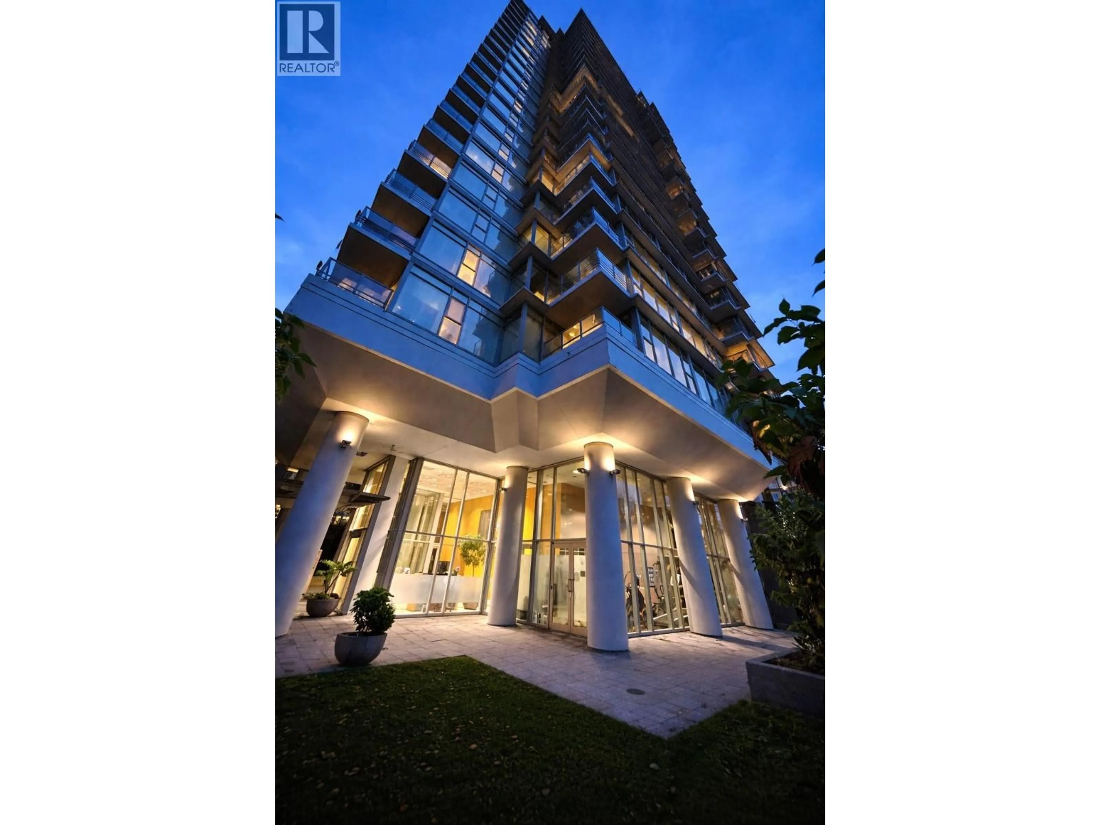 Indoor foyer for 1204 - 1710 BAYSHORE DRIVE, Vancouver British Columbia V6G3G4