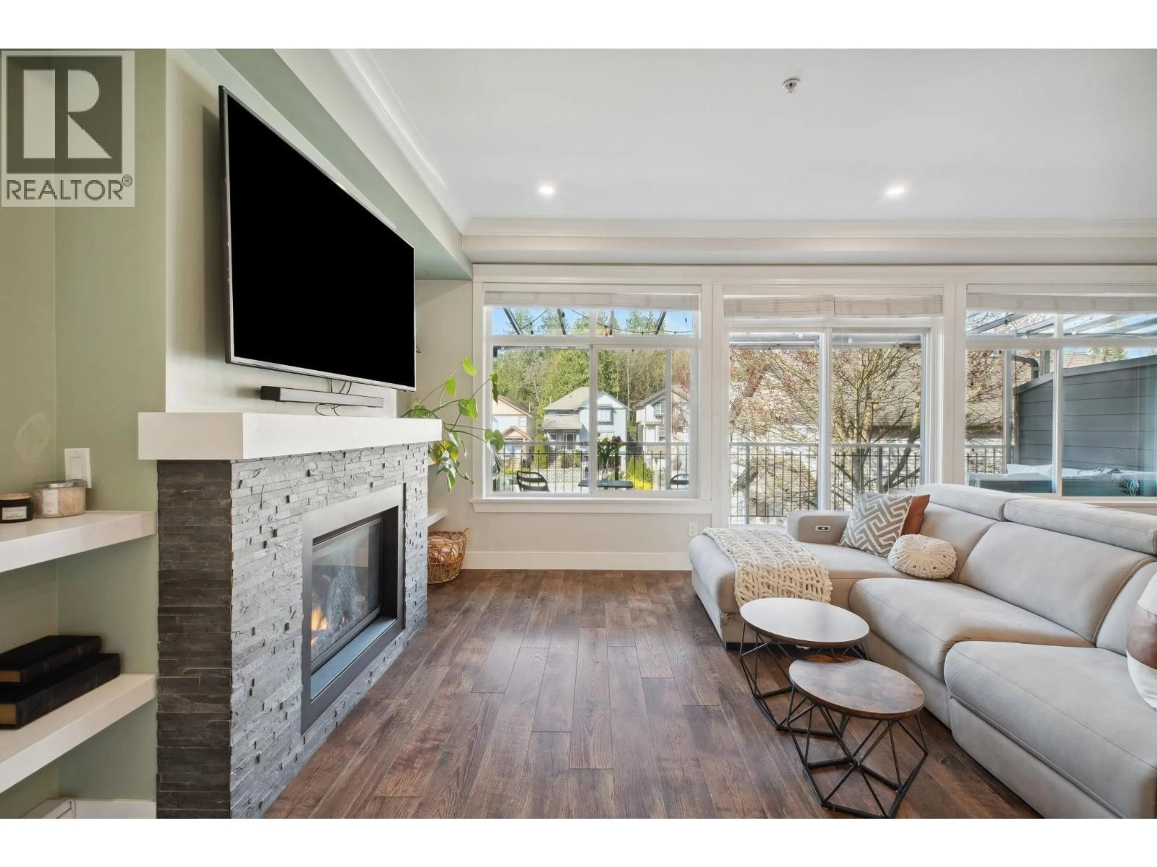 Living room with furniture, wood/laminate floor for 24 - 11461 236 STREET, Maple Ridge British Columbia V2W0H6