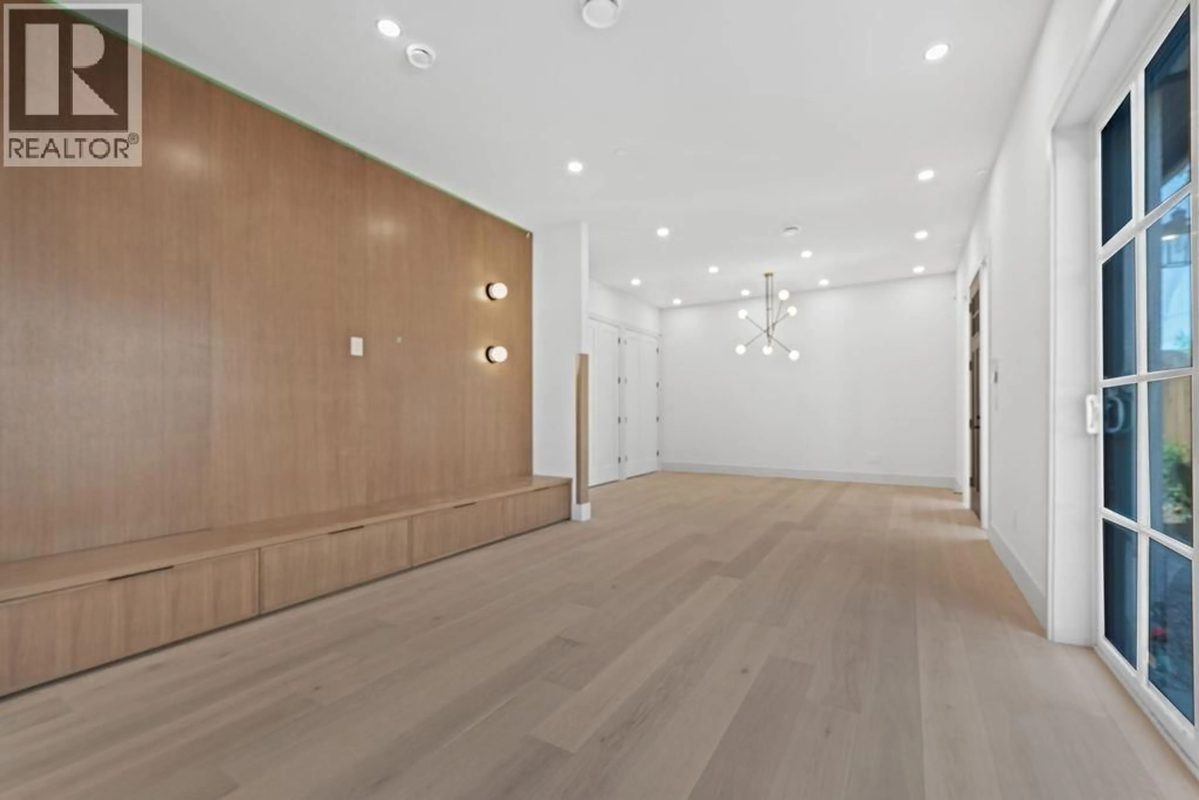 Indoor foyer for 6853 CYPRESS STREET, Vancouver British Columbia V6P5L9