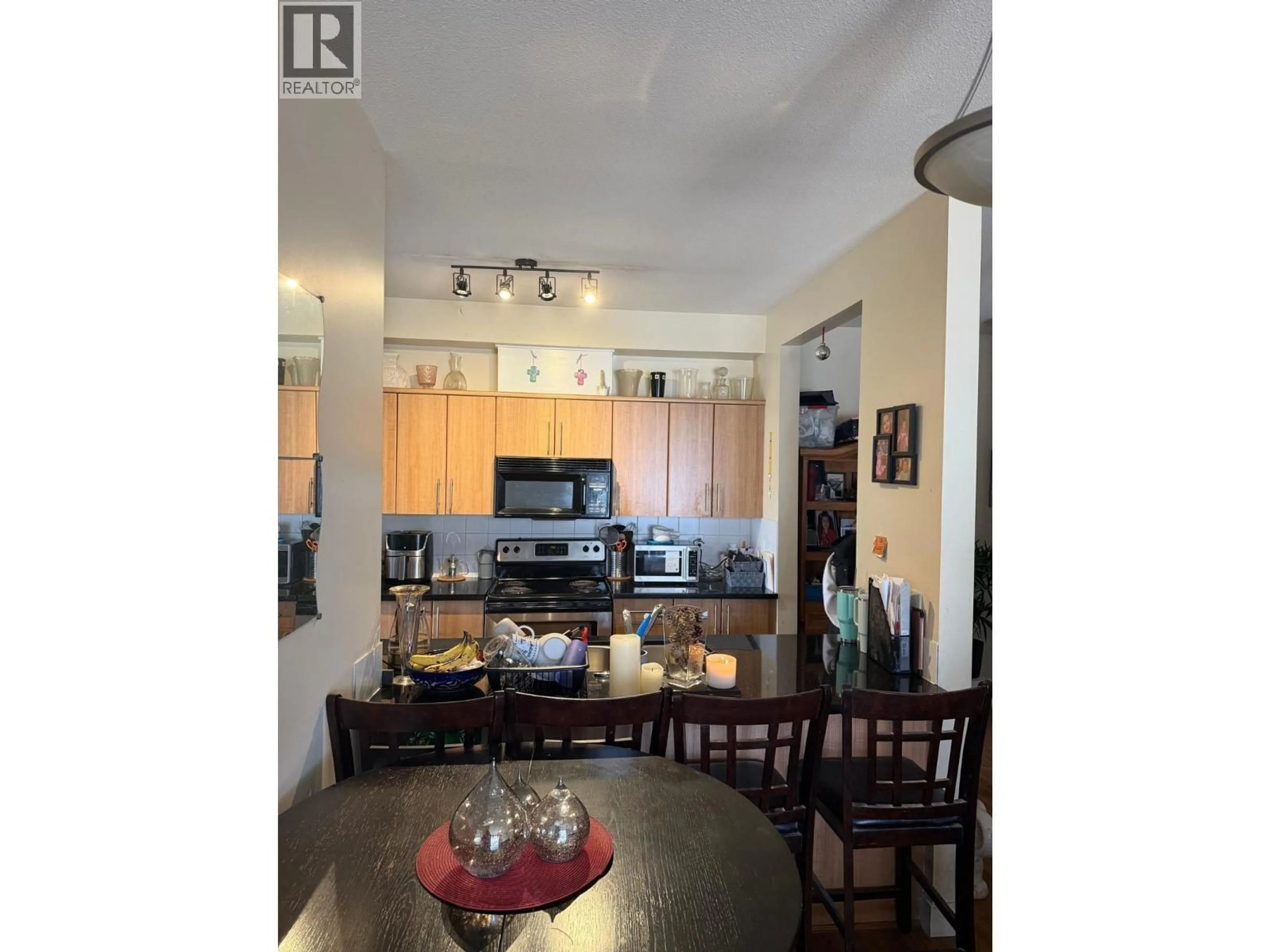 Open concept kitchen, unknown for 109 - 3240 ST JOHNS STREET, Port Moody British Columbia V3H0C1