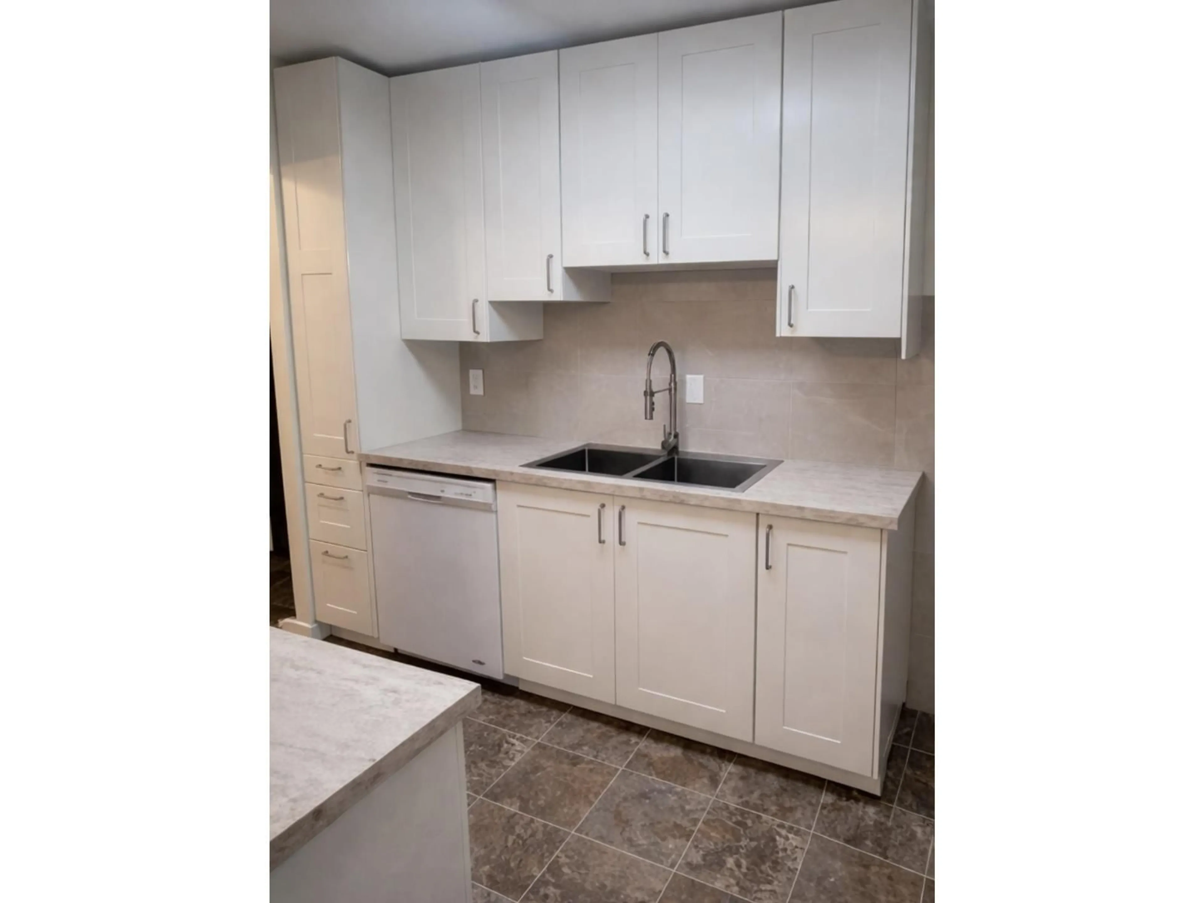 Standard kitchen, unknown for 108 - 33400 BOURQUIN PLACE, Abbotsford British Columbia V2S5G3