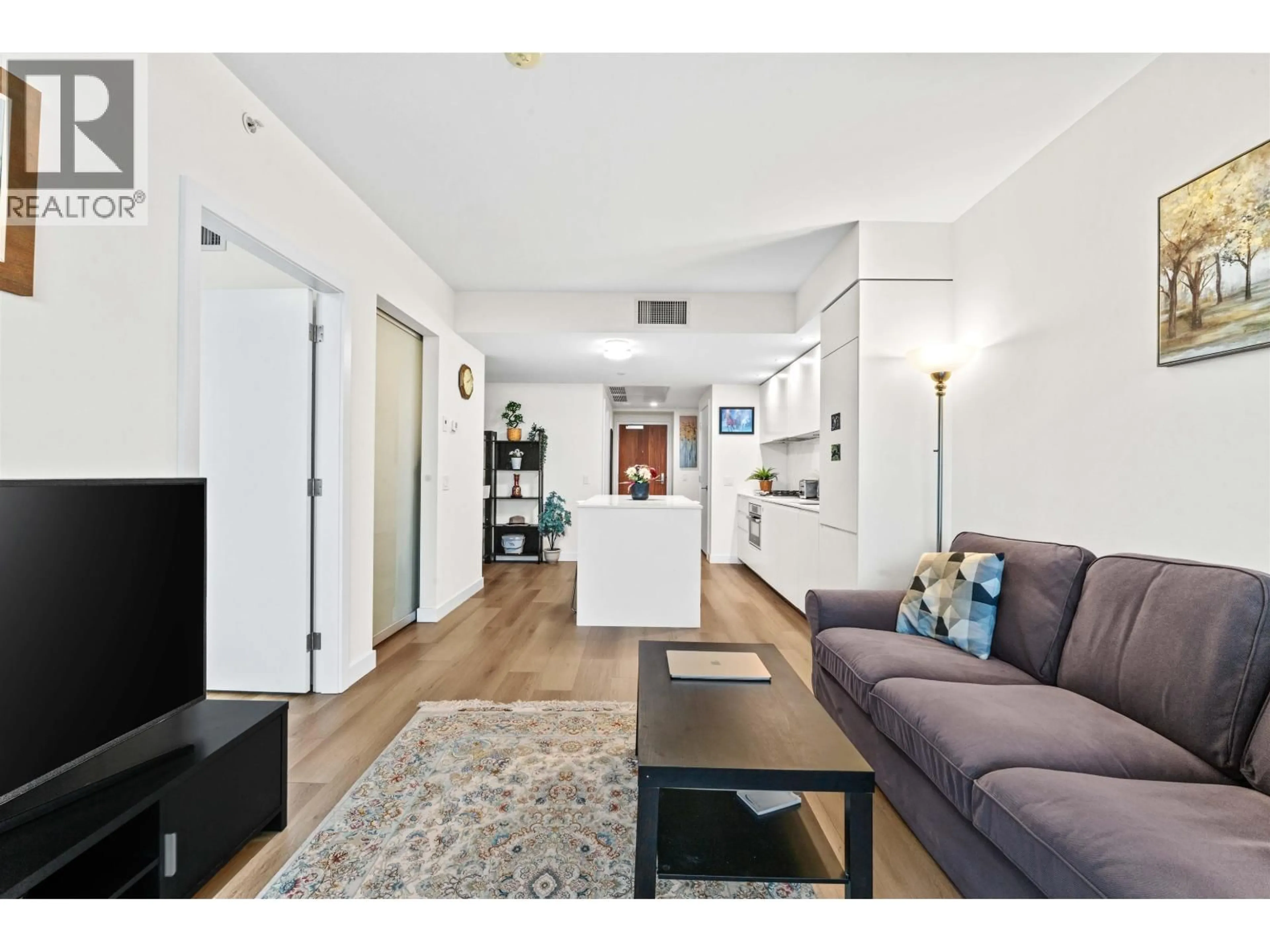 Living room with furniture, unknown for 706 - 6463 SILVER AVENUE, Burnaby British Columbia V5H0K4