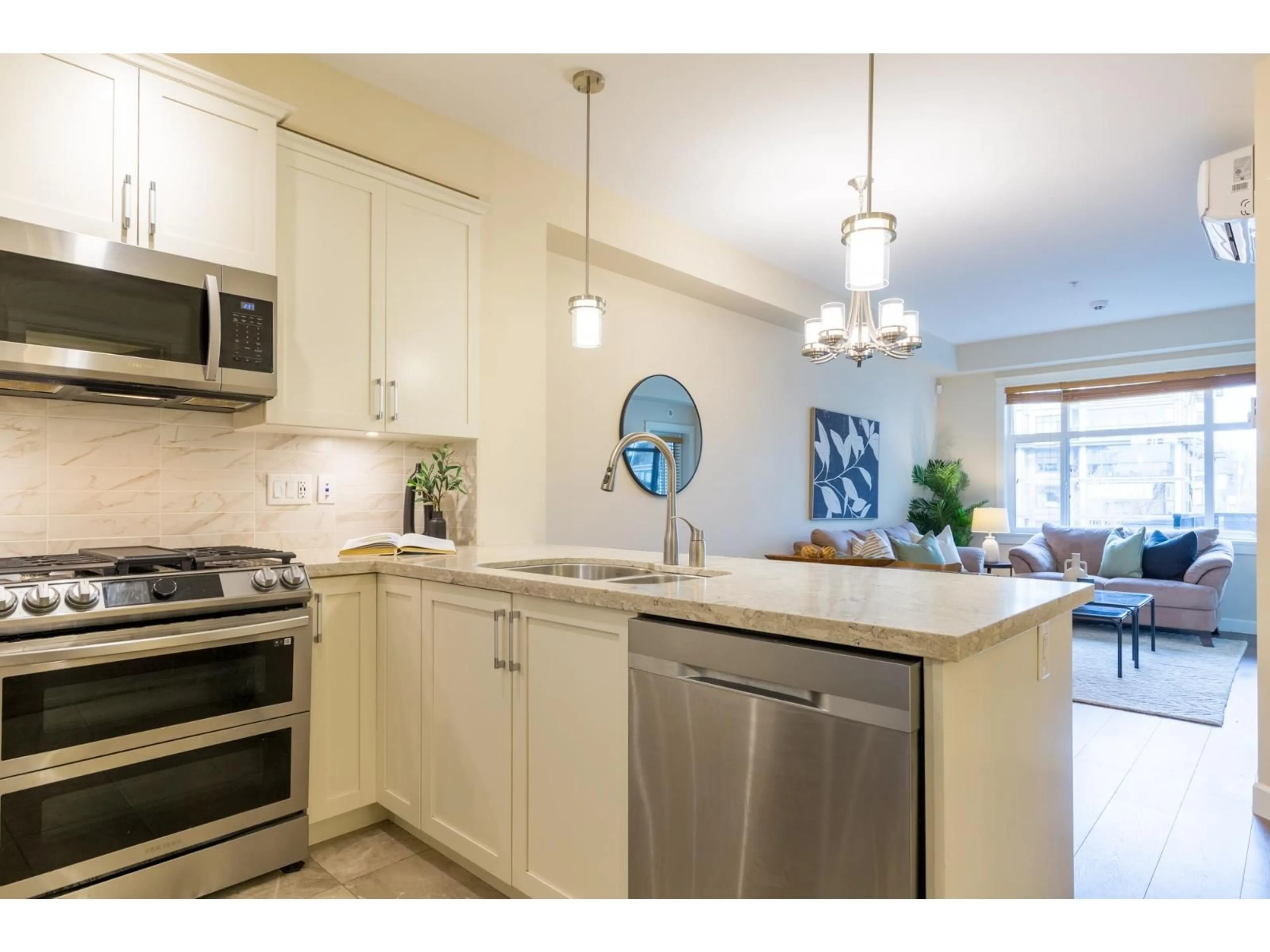 Open concept kitchen, ceramic/tile floor for 311 - 8561 203A STREET, Langley British Columbia V2Y3L7