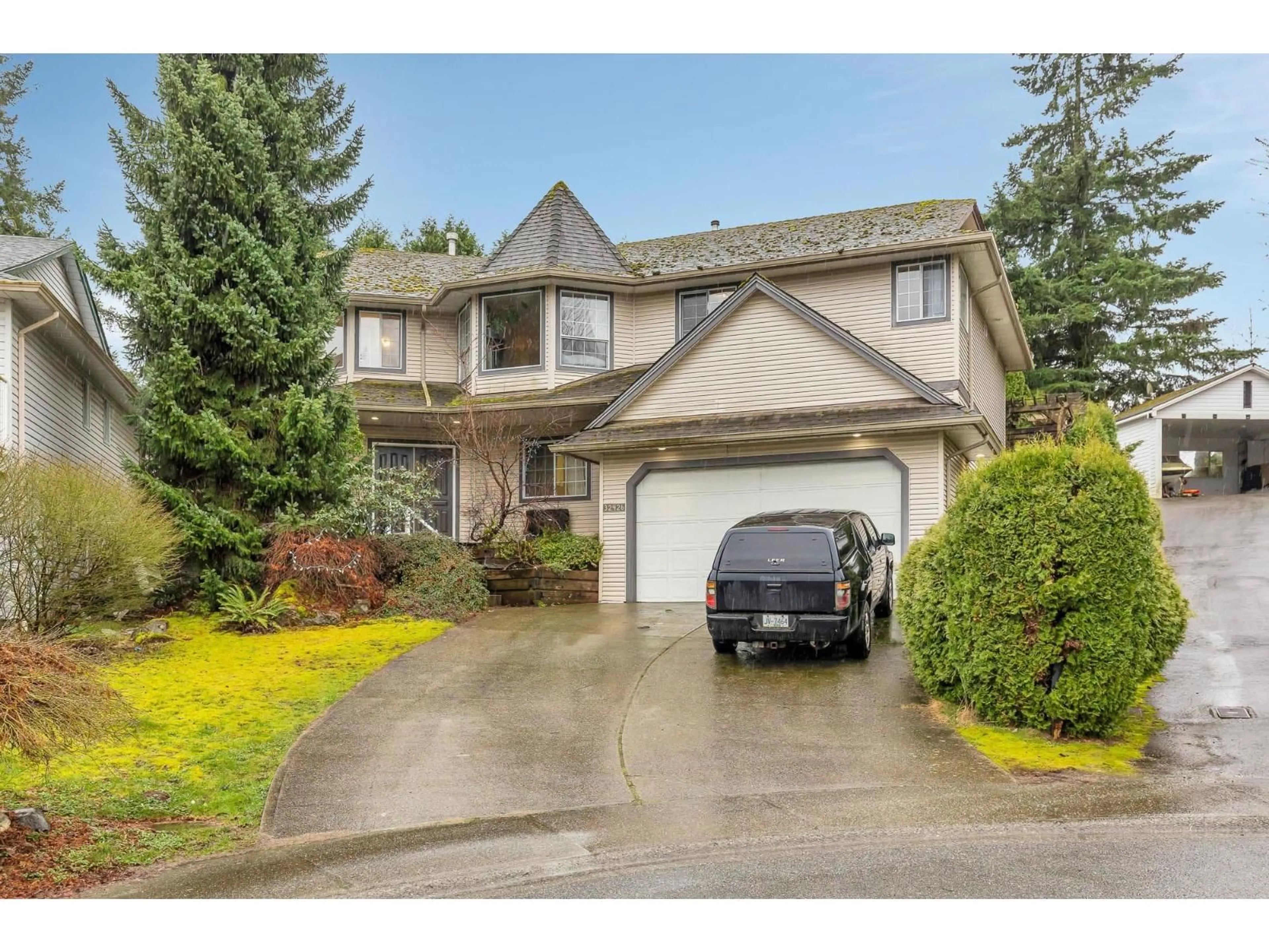 Home with vinyl exterior material, street for 32426 HASHIZUME TERRACE, Mission British Columbia V2V6V8