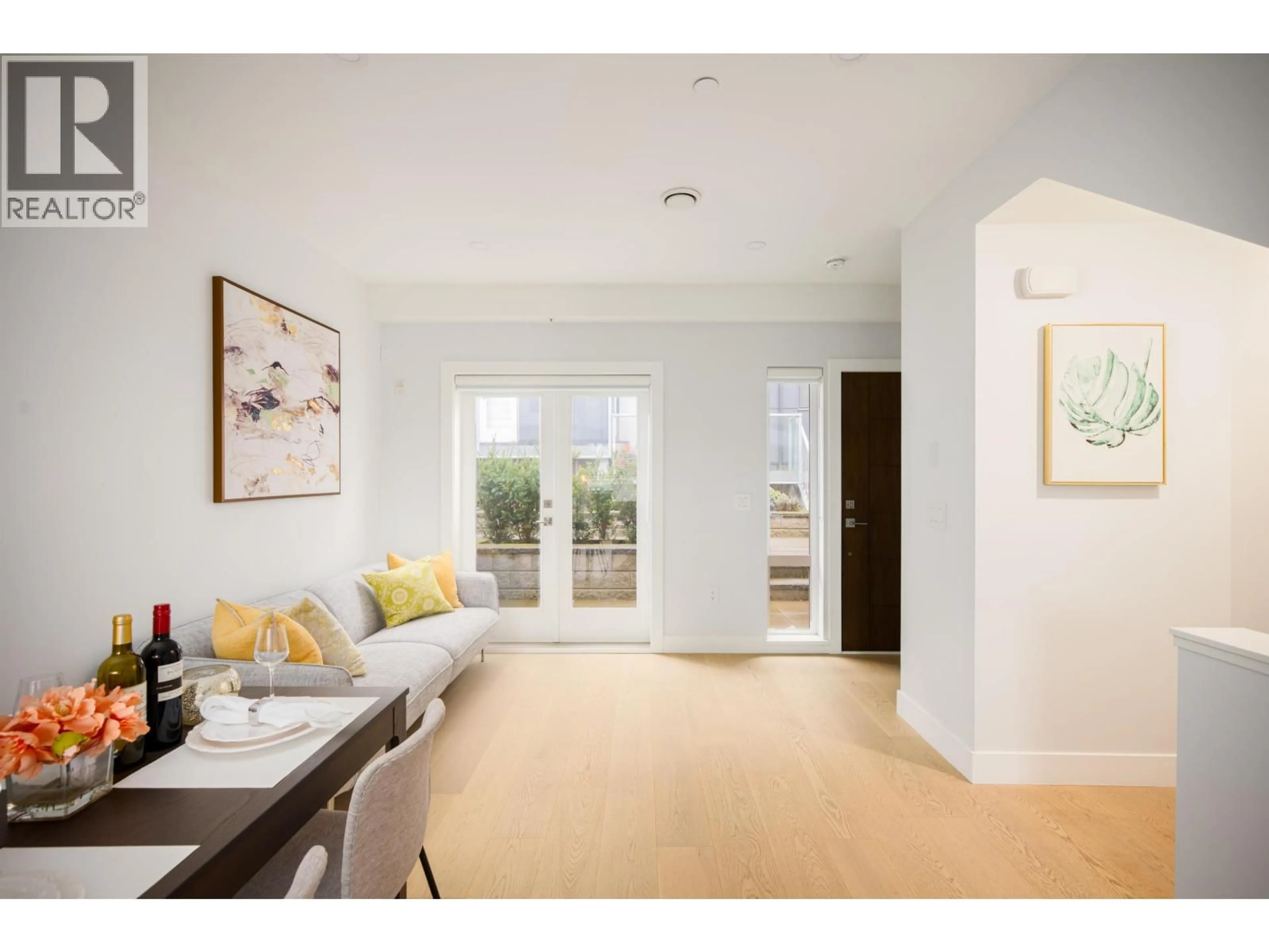 Indoor entryway for 7661 GRANVILLE STREET, Vancouver British Columbia V6P4Y8