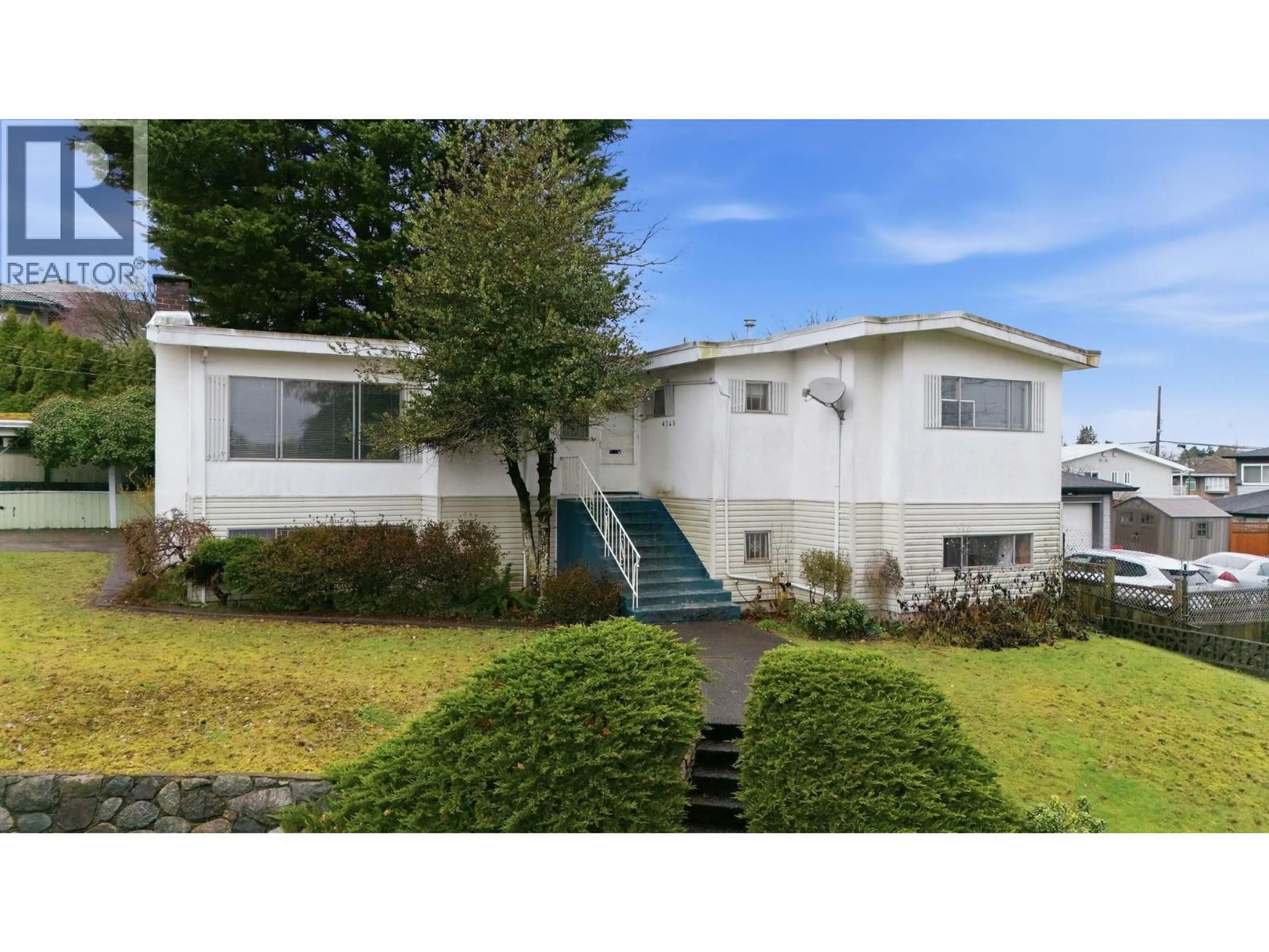 Home with vinyl exterior material, street for 4745 GILPIN COURT, Burnaby British Columbia V5G3A1