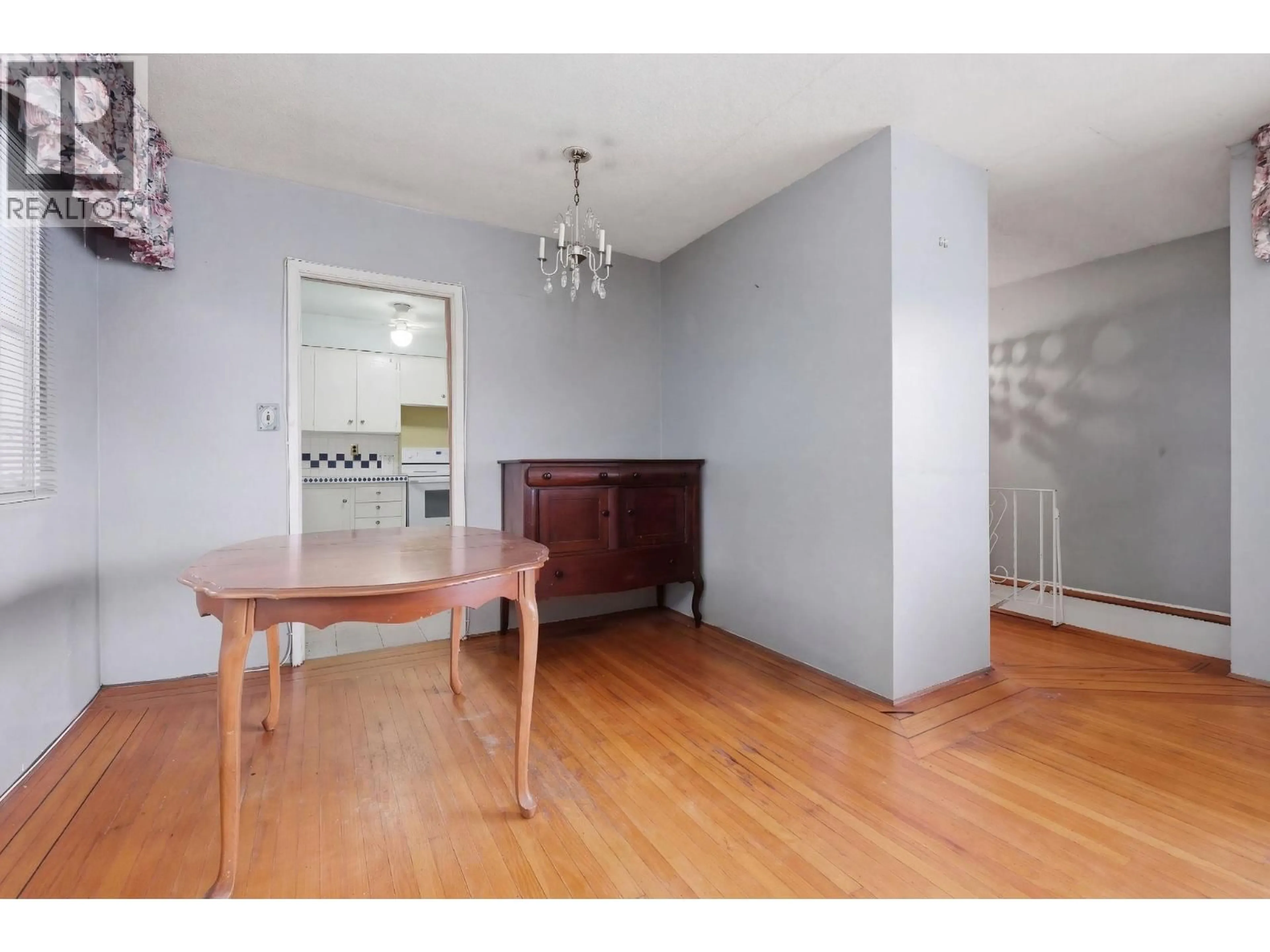 Dining room, unknown for 4745 GILPIN COURT, Burnaby British Columbia V5G3A1