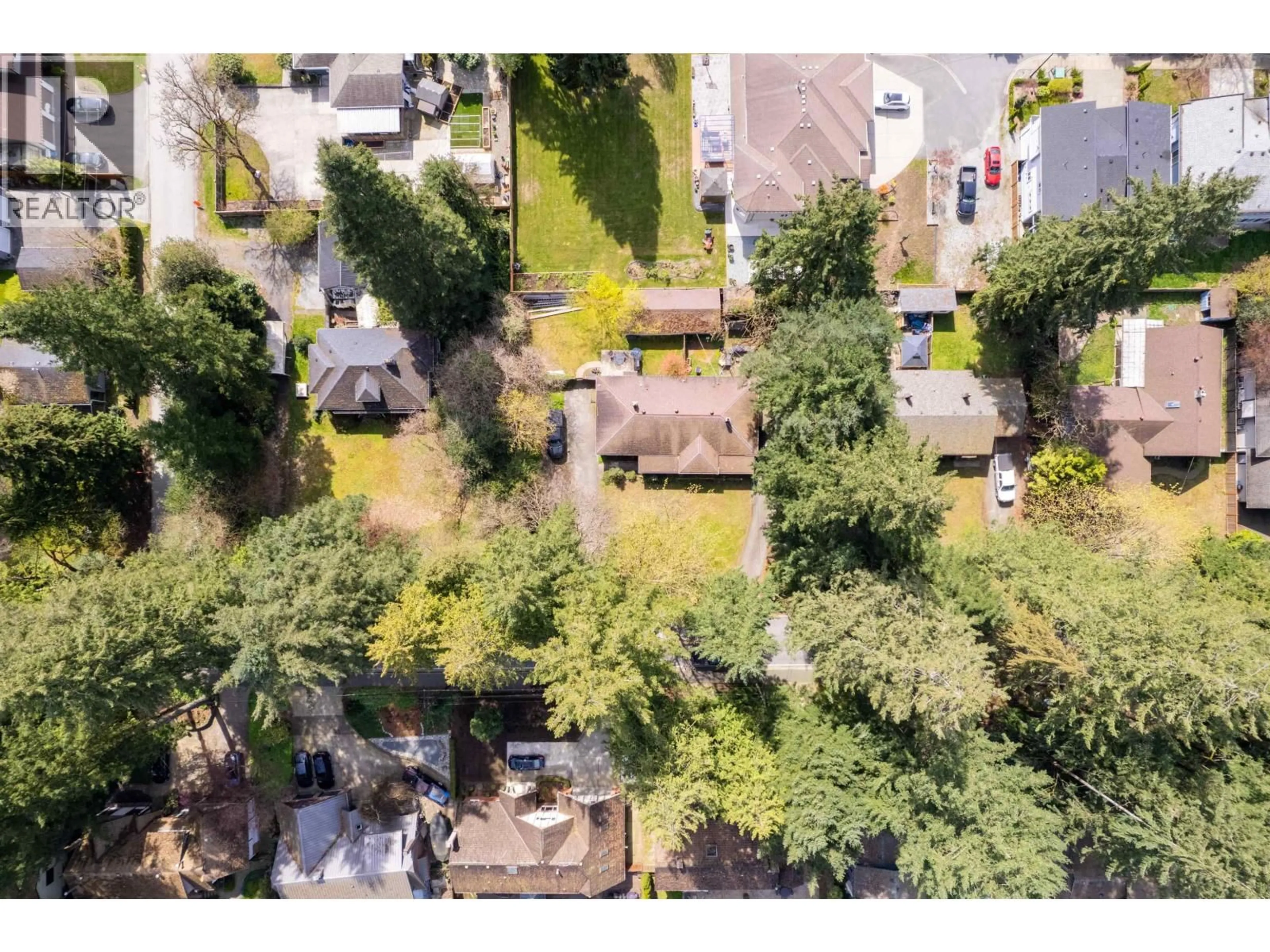 A pic from outside/outdoor area/front of a property/back of a property/a pic from drone, street for 21310 124 AVENUE, Maple Ridge British Columbia V2X4G9