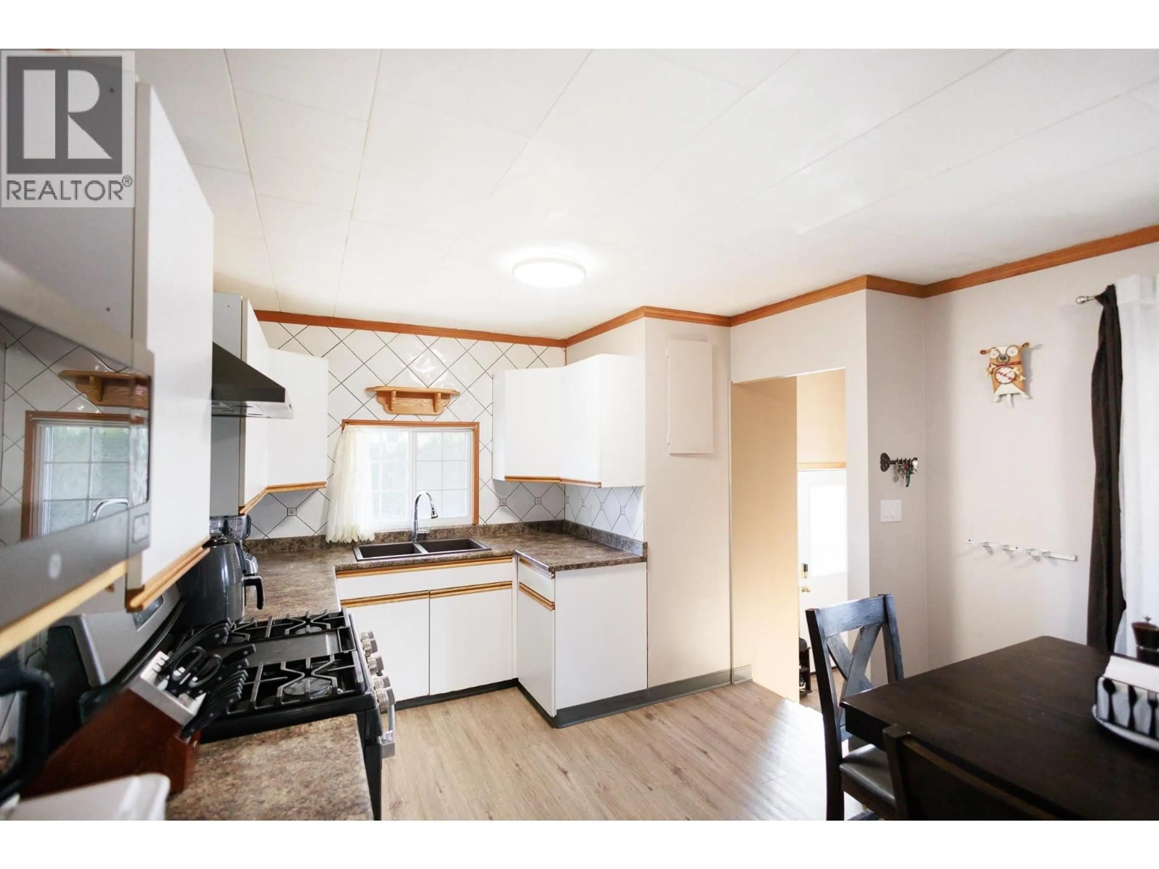 Standard kitchen, unknown for 4937 PARK AVENUE, Terrace British Columbia V8G4E1
