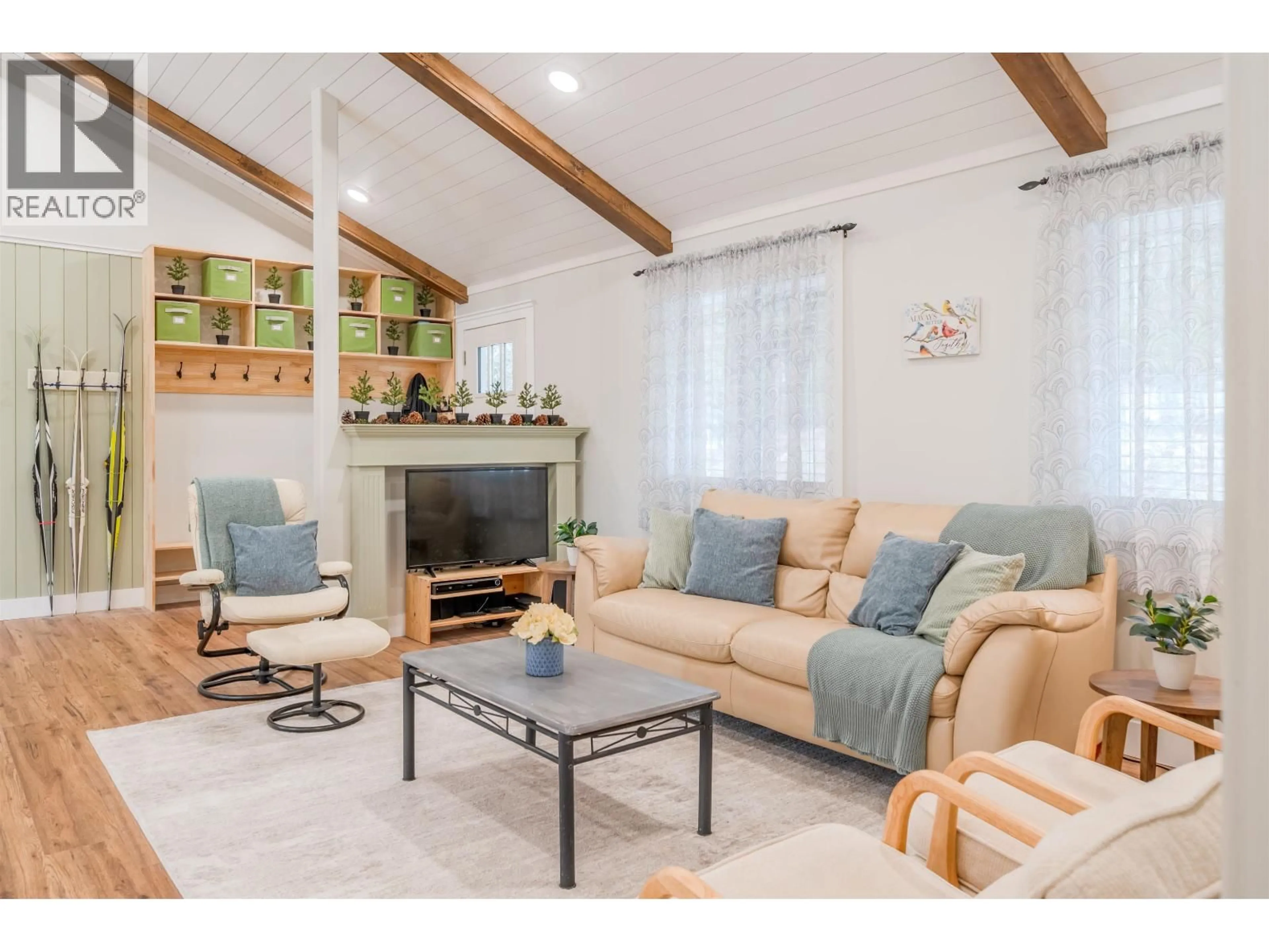 Living room with furniture, unknown for 4965 BLOCK DRIVE, 108 Mile Ranch British Columbia V0K2Z0