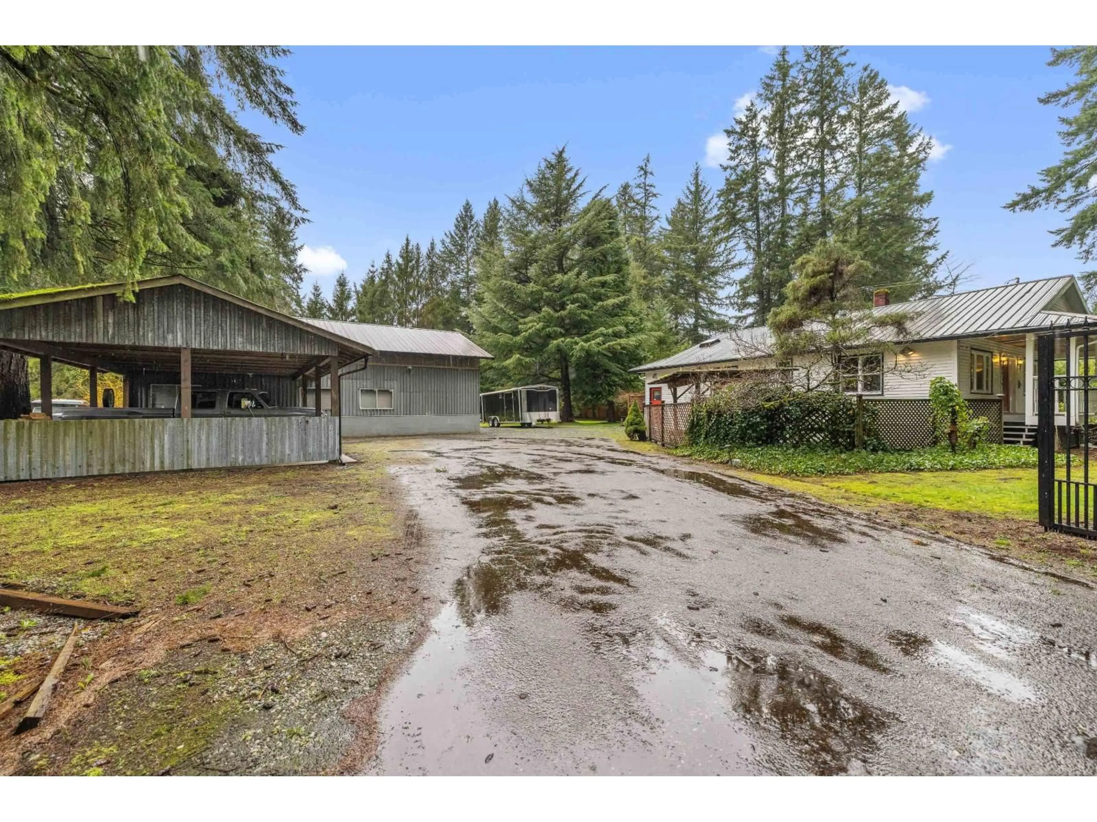 A pic from outside/outdoor area/front of a property/back of a property/a pic from drone, street for 4791 240 STREET, Langley British Columbia V2Z2M6