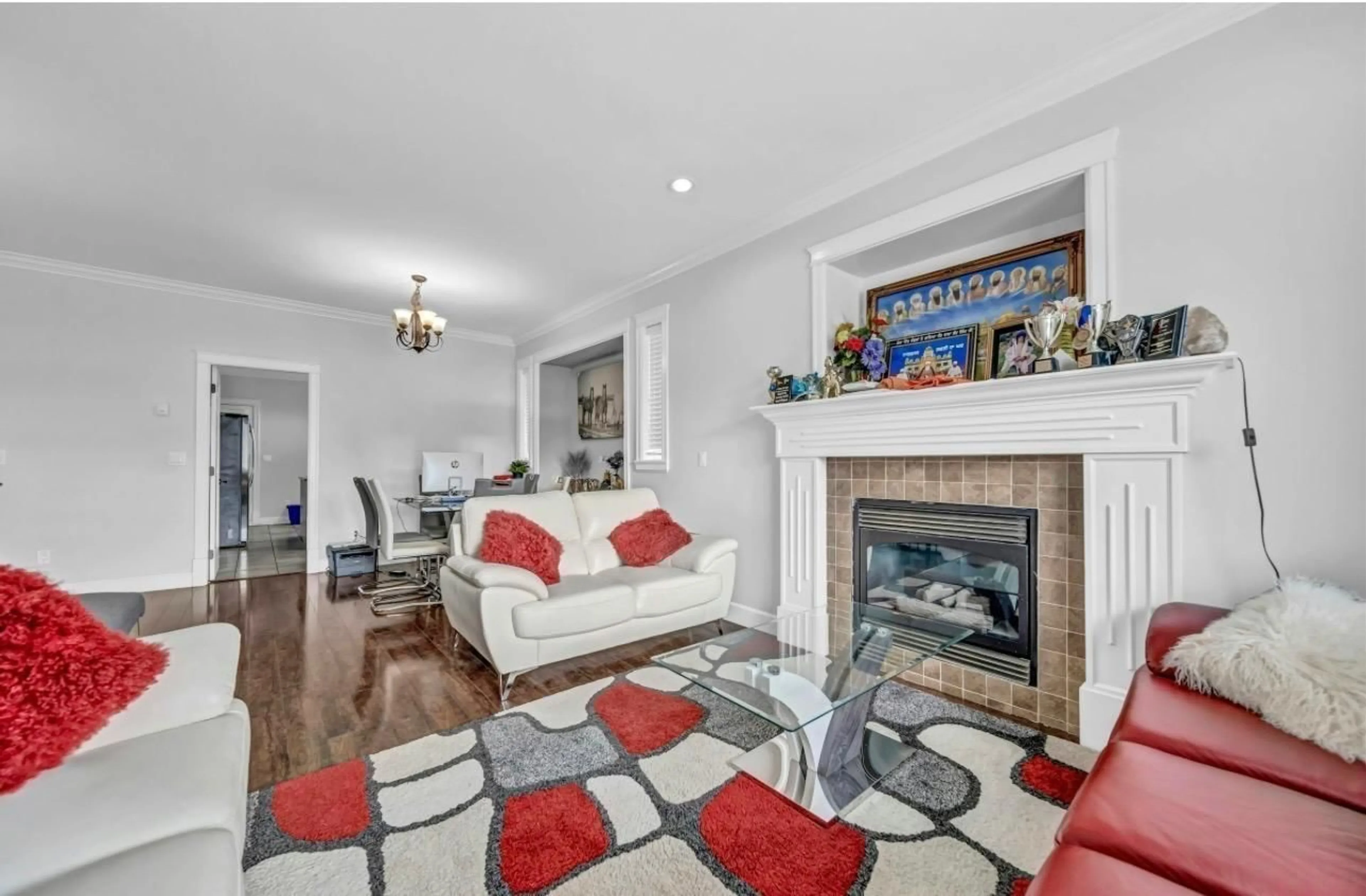 Living room with furniture, unknown for 12101 84 AVENUE, Surrey British Columbia V3W3G4