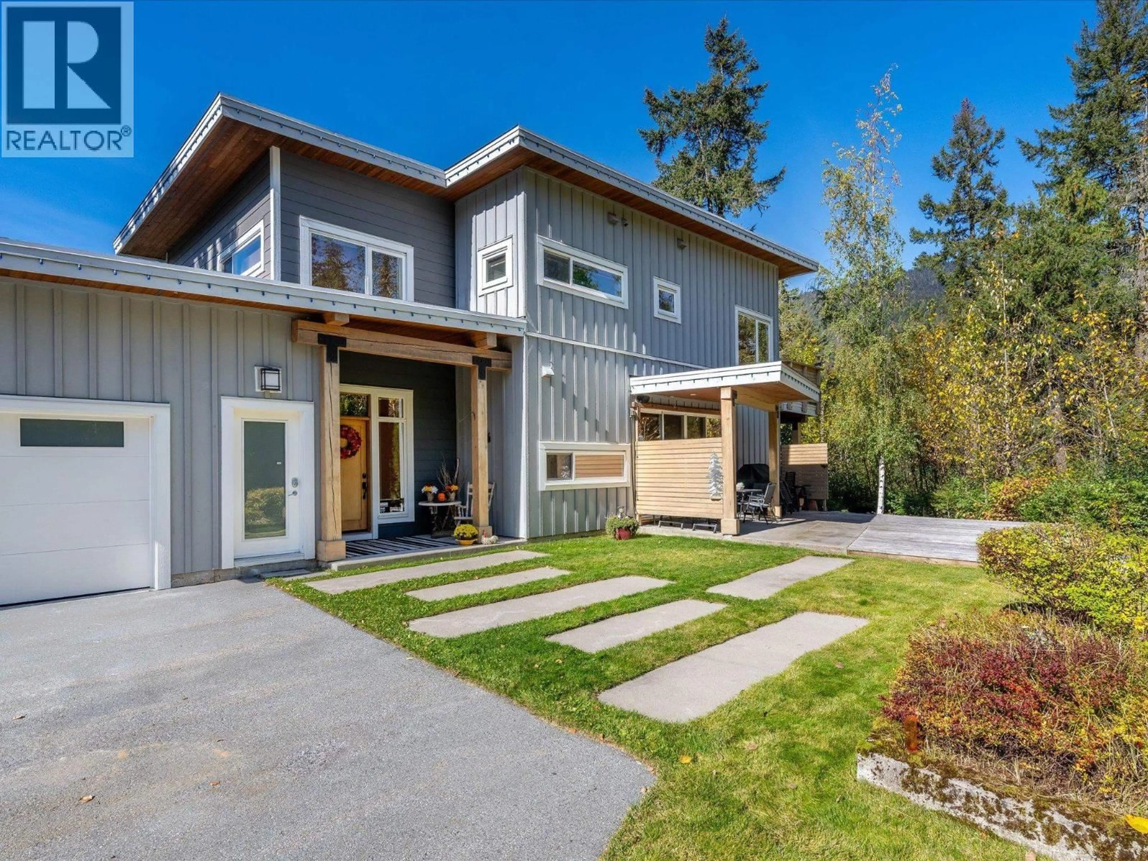 Home with vinyl exterior material, unknown for 1087 MADELEY PLACE, Whistler British Columbia V8E0K6