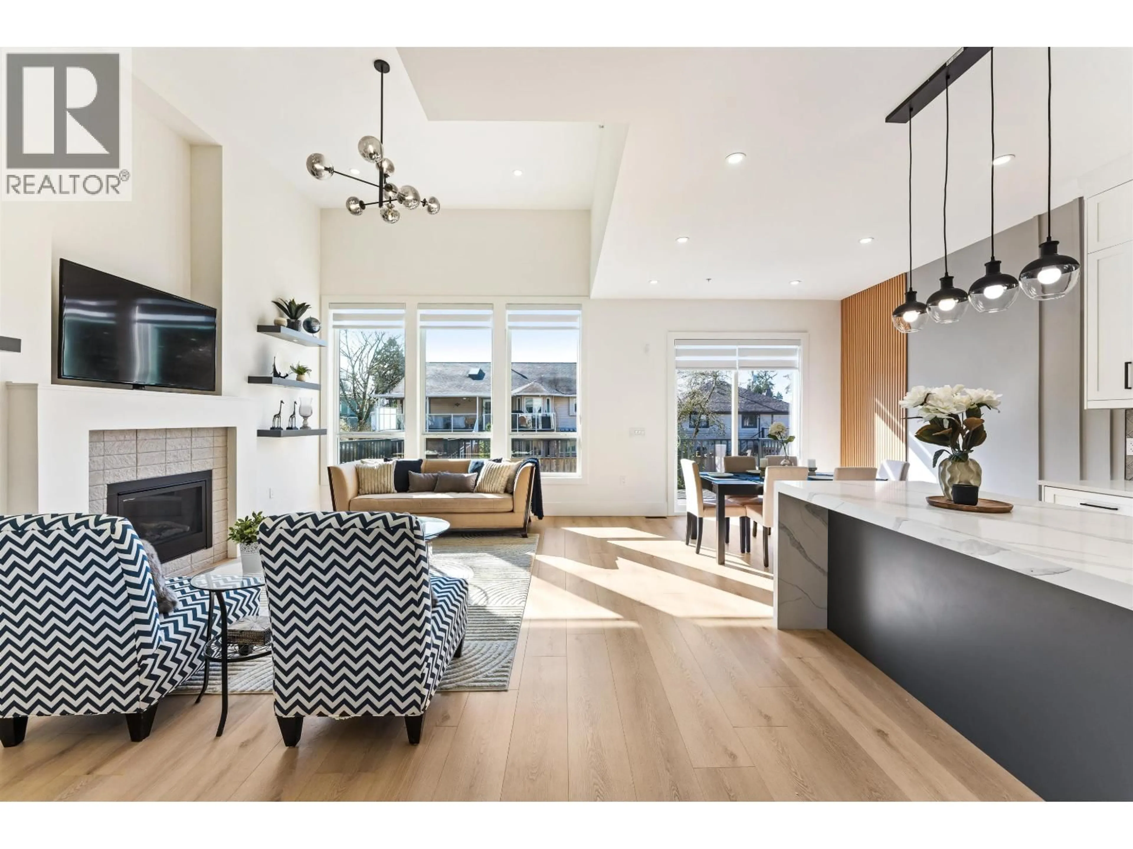 Open concept kitchen, wood/laminate floor for 2472 GLENWOOD AVENUE, Port Coquitlam British Columbia V3B1Y7