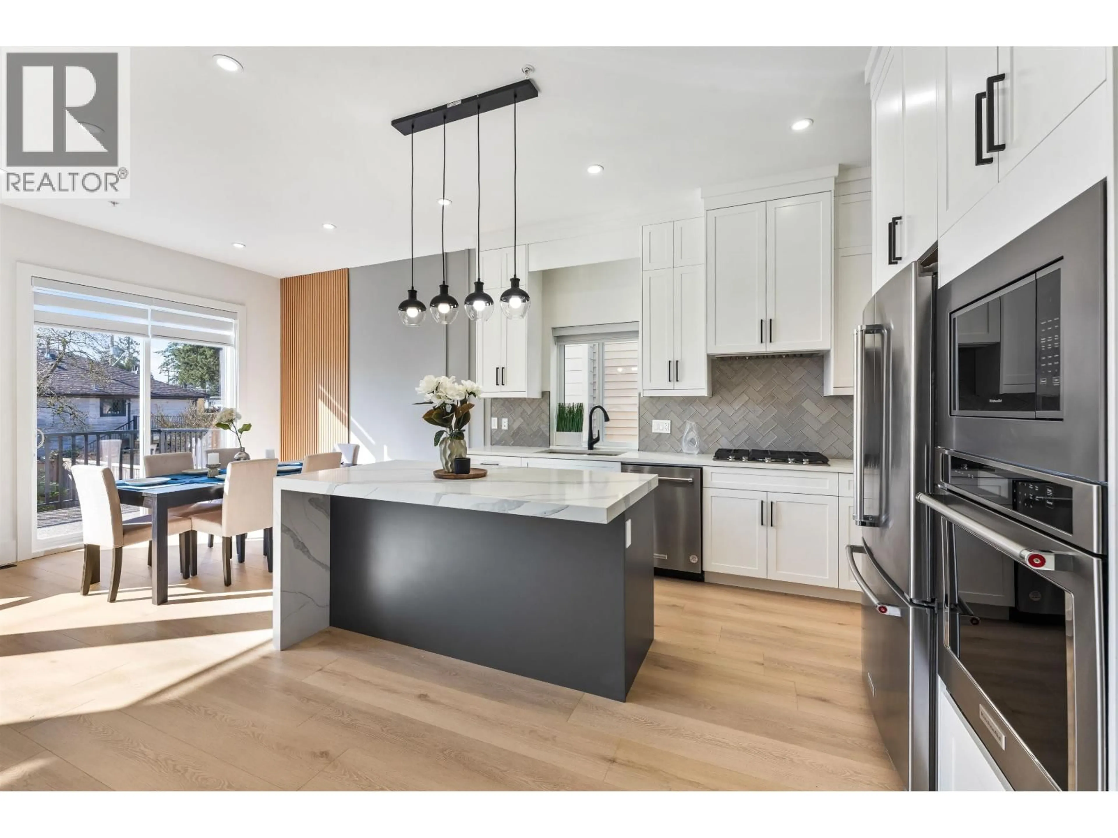 Open concept kitchen, unknown for 2472 GLENWOOD AVENUE, Port Coquitlam British Columbia V3B1Y7