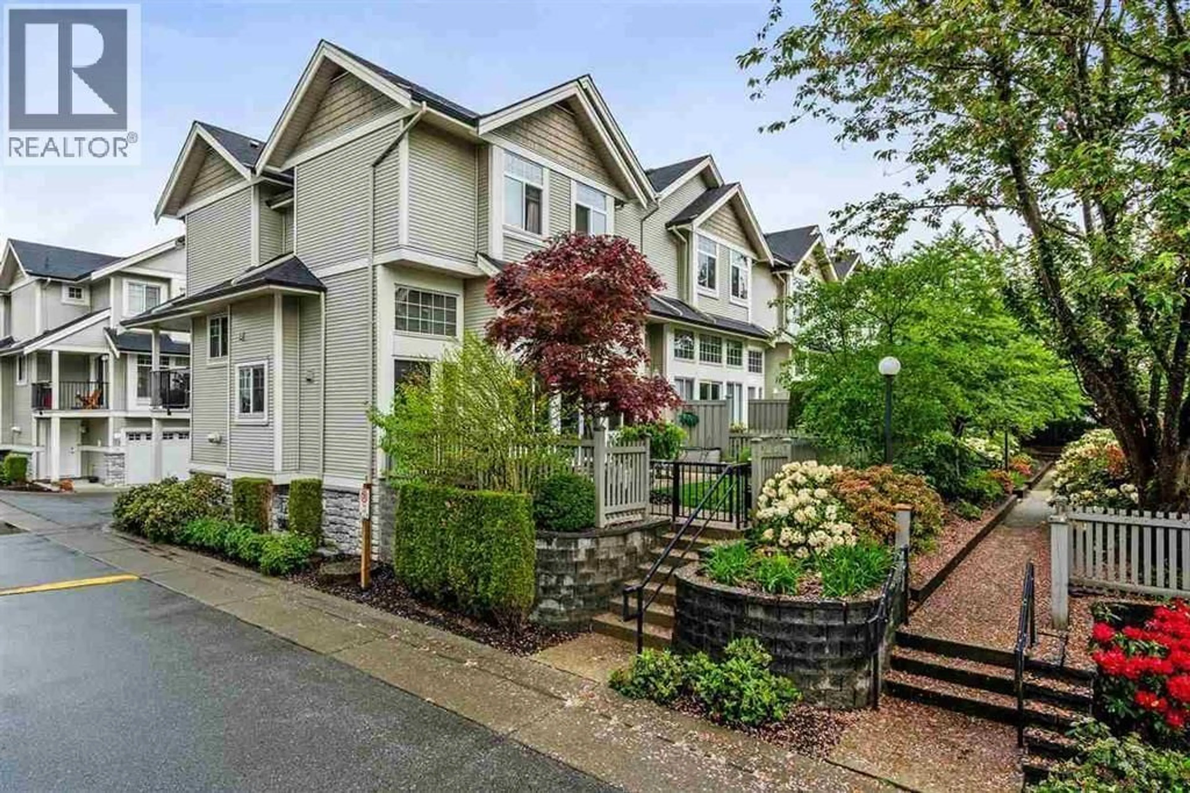 Home with vinyl exterior material, street for 33 - 23343 KANAKA WAY, Maple Ridge British Columbia V2W2B6