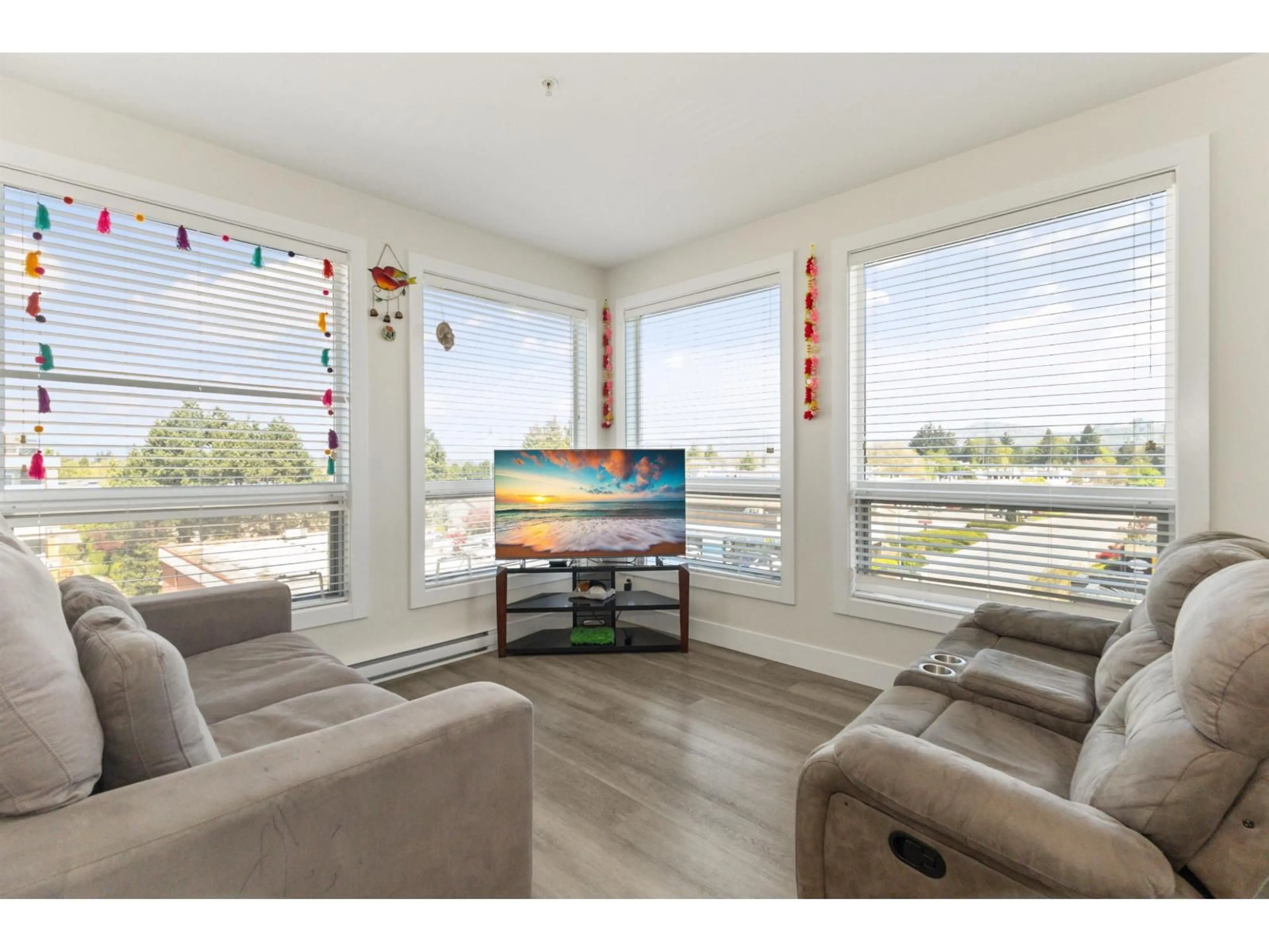 Home theater for 405 - 32838 VENTURA AVENUE, Abbotsford British Columbia V2S0M5