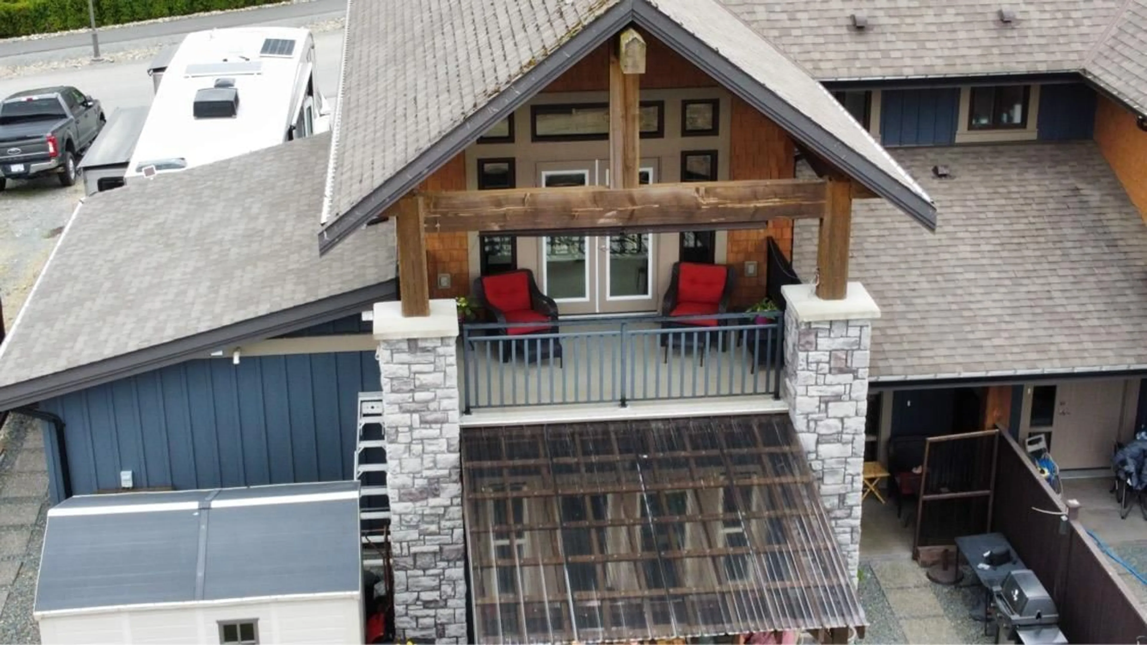 A pic from outside/outdoor area/front of a property/back of a property/a pic from drone, unknown for 1936 WOODSIDE BOULEVARD, Agassiz British Columbia V0M1A1