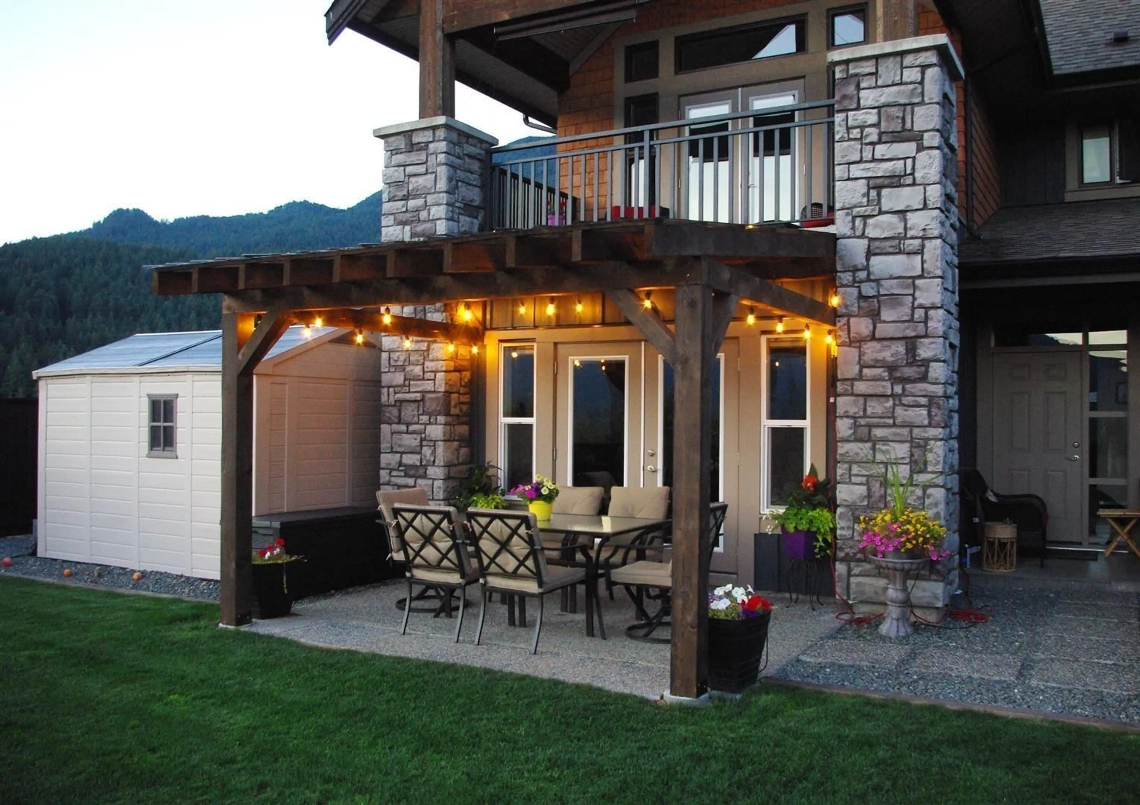 Patio, mountain view for 1936 WOODSIDE BOULEVARD, Agassiz British Columbia V0M1A1