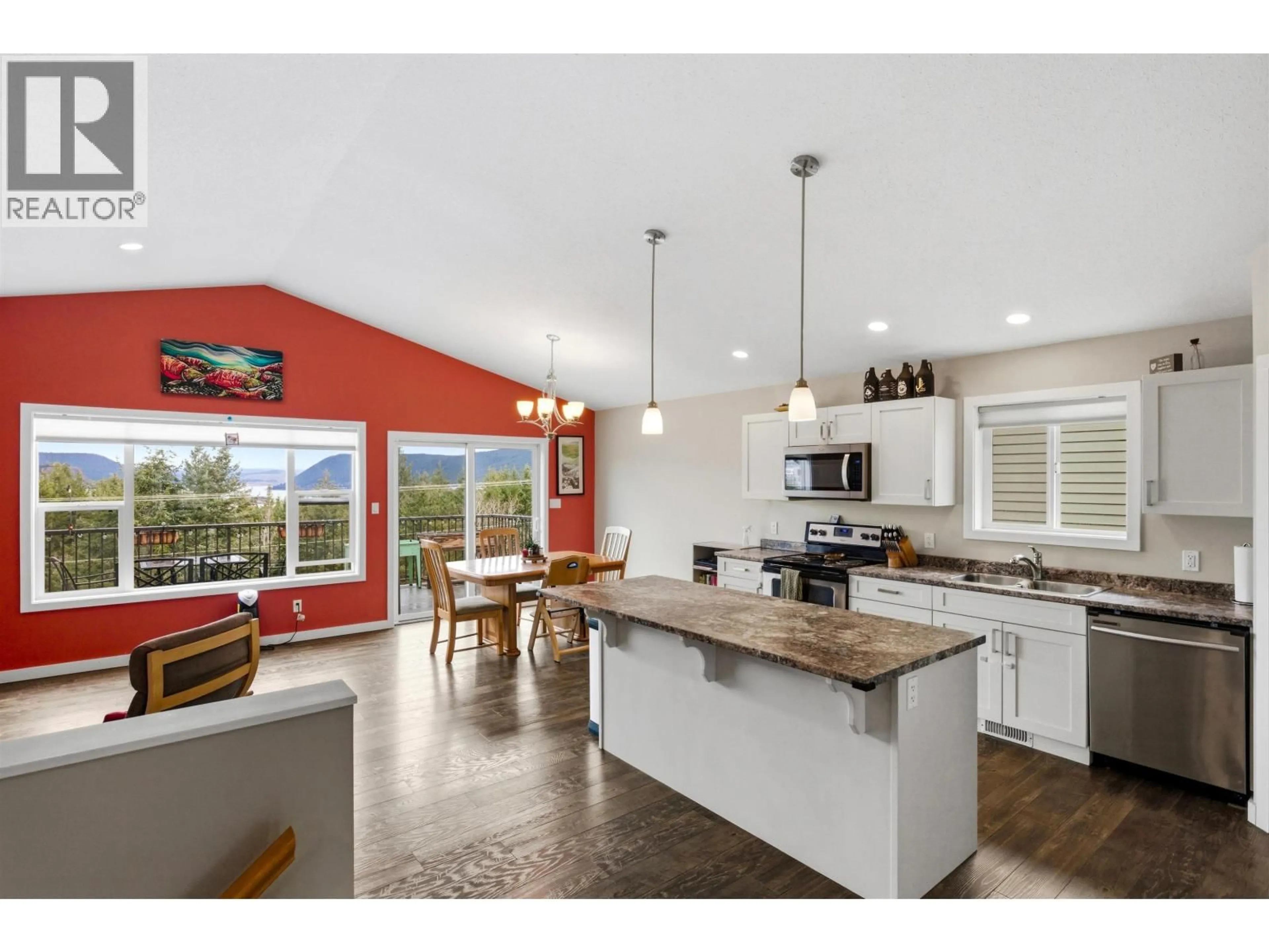 Open concept kitchen, unknown for 318 FOSTER WAY, Williams Lake British Columbia V2G5N5