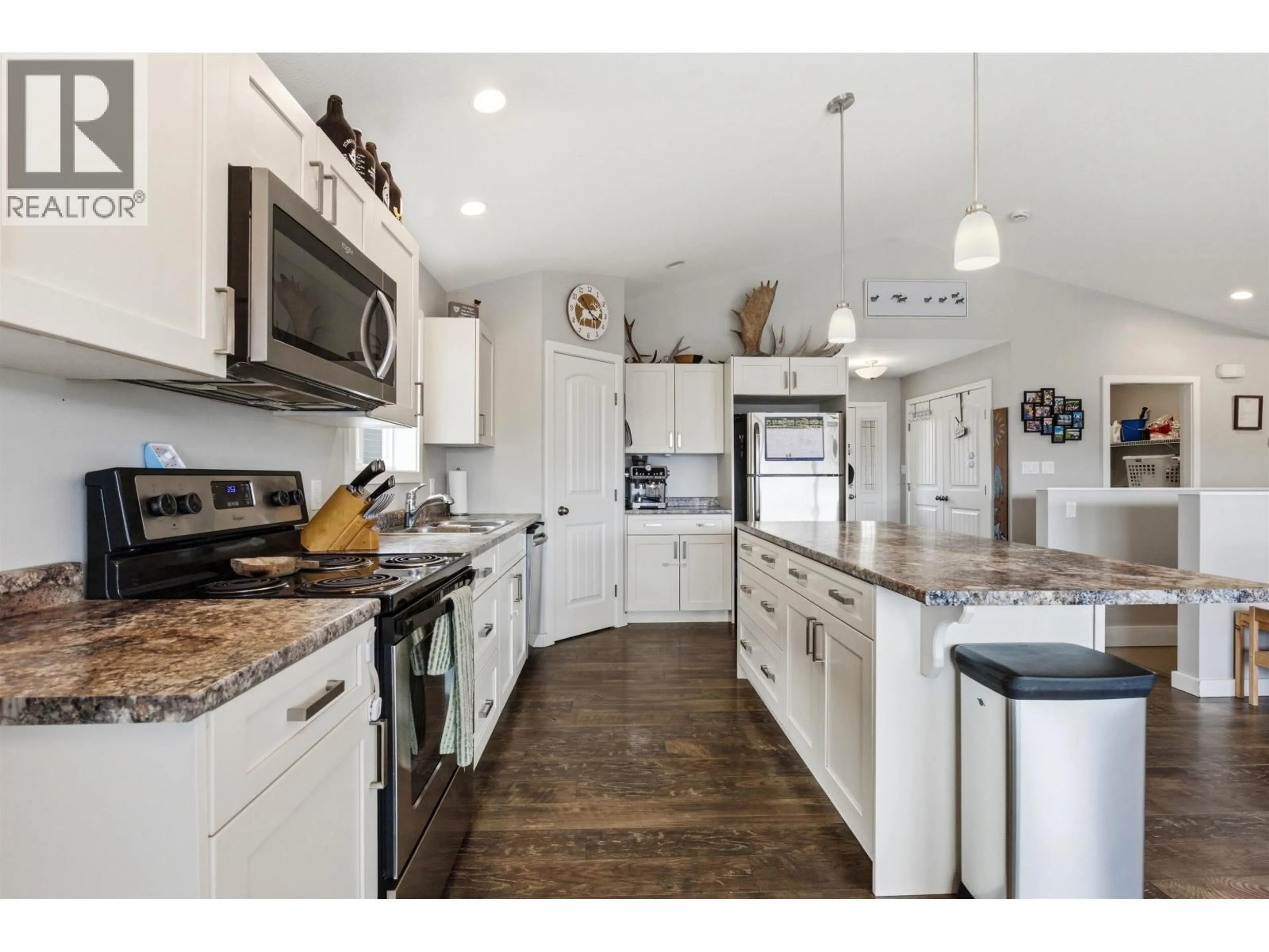 Open concept kitchen, ceramic/tile floor for 318 FOSTER WAY, Williams Lake British Columbia V2G5N5