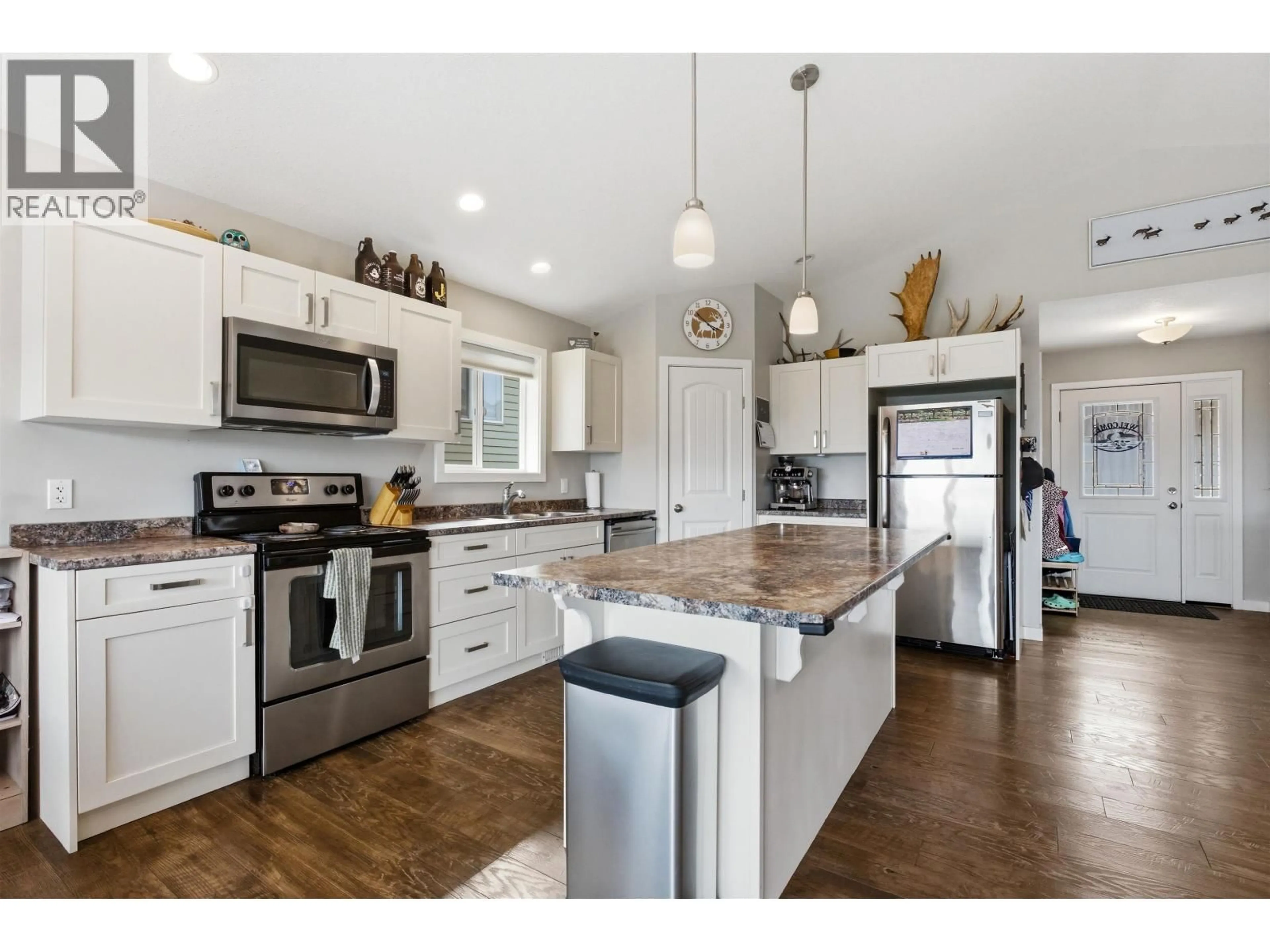 Open concept kitchen, unknown for 318 FOSTER WAY, Williams Lake British Columbia V2G5N5