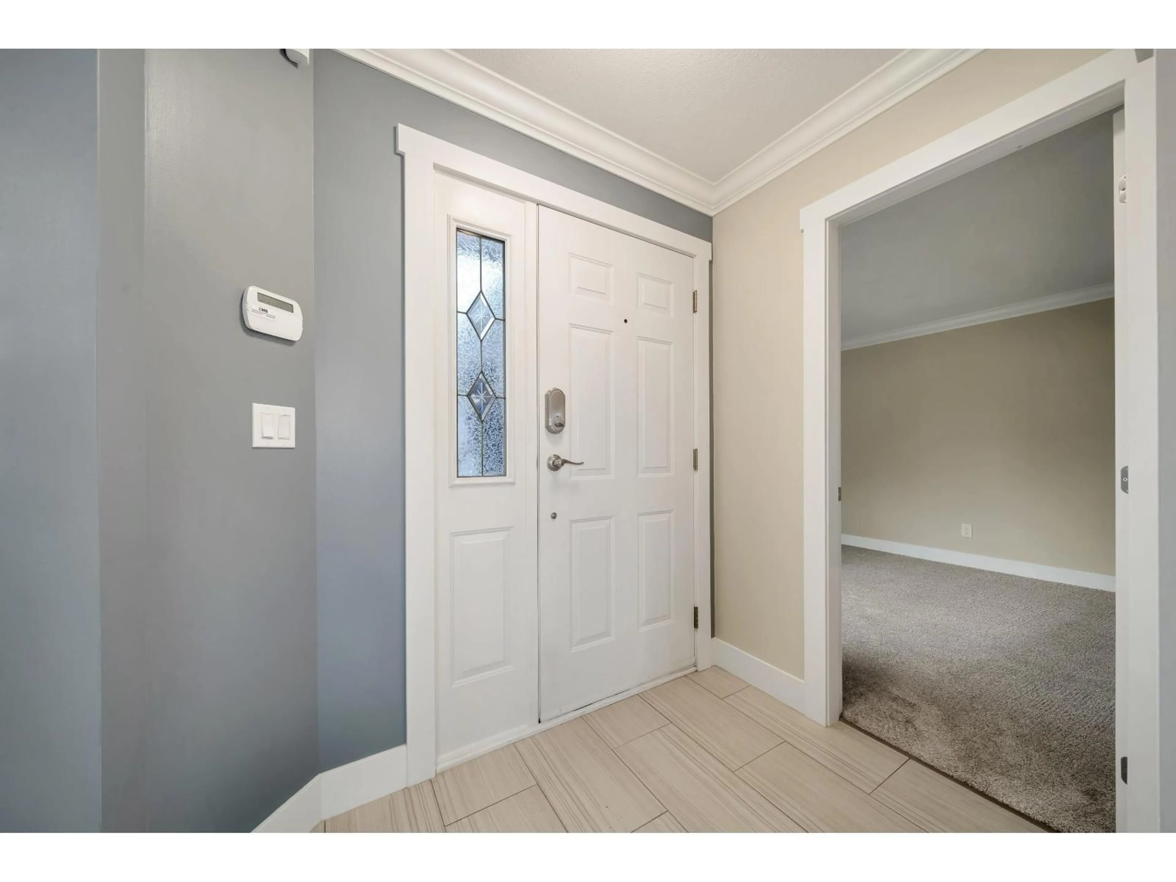 Indoor entryway for 61 - 1973 WINFIELD DRIVE, Abbotsford British Columbia V3G1K6