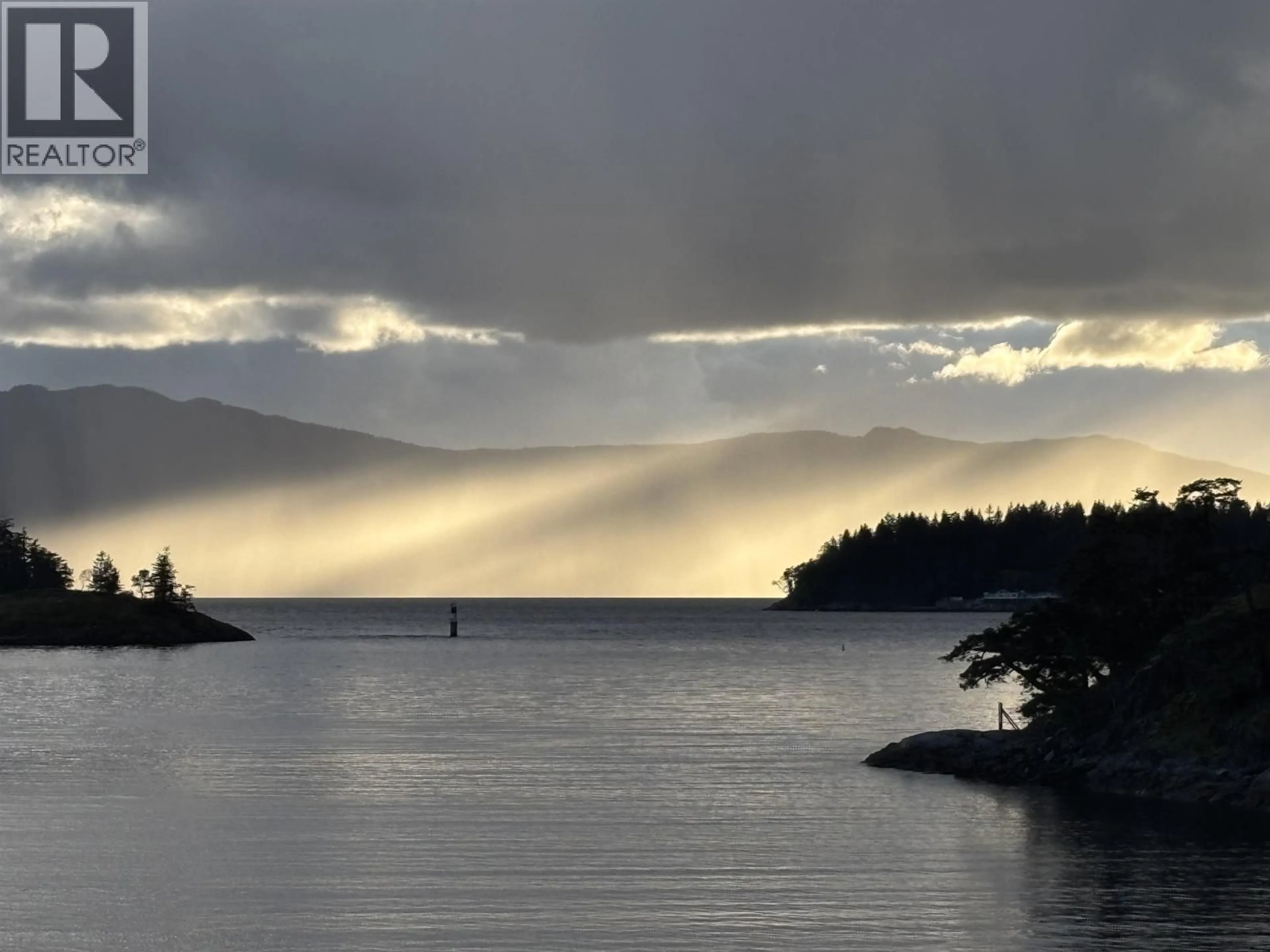 Blurry image for 13221 PINEHAVEN WAY, Garden Bay British Columbia V0N1S1