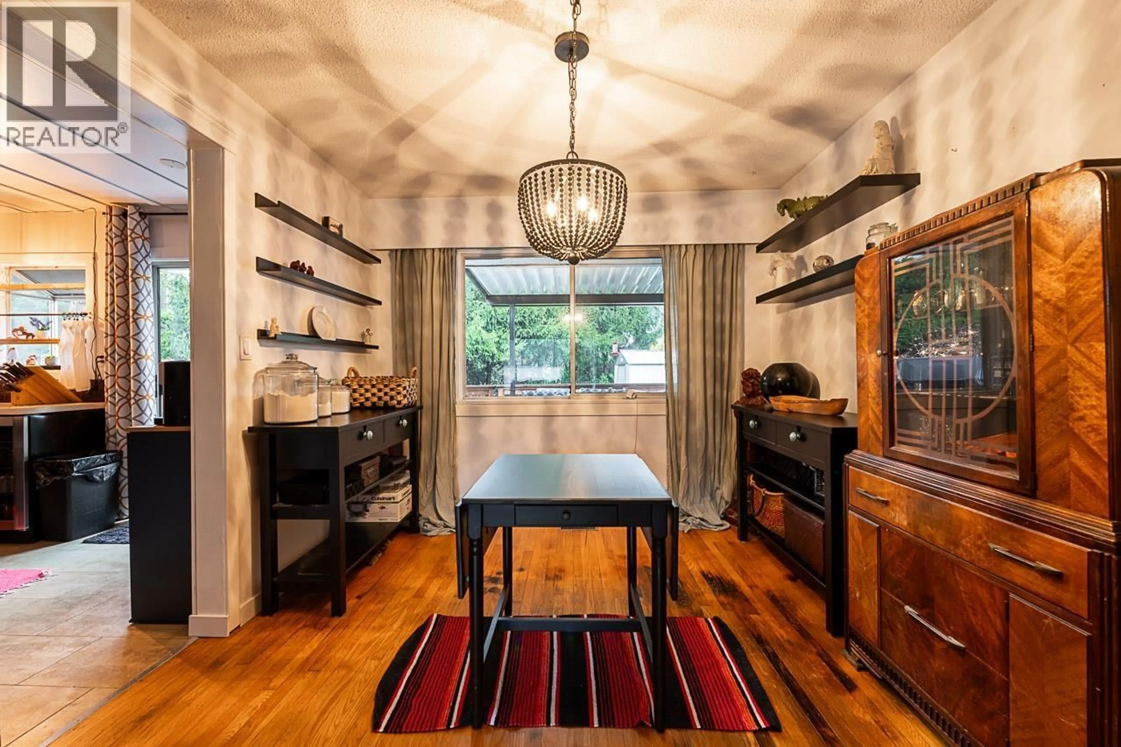 Dining room, wood/laminate floor for 635 MIDVALE STREET, Coquitlam British Columbia V3J6M1