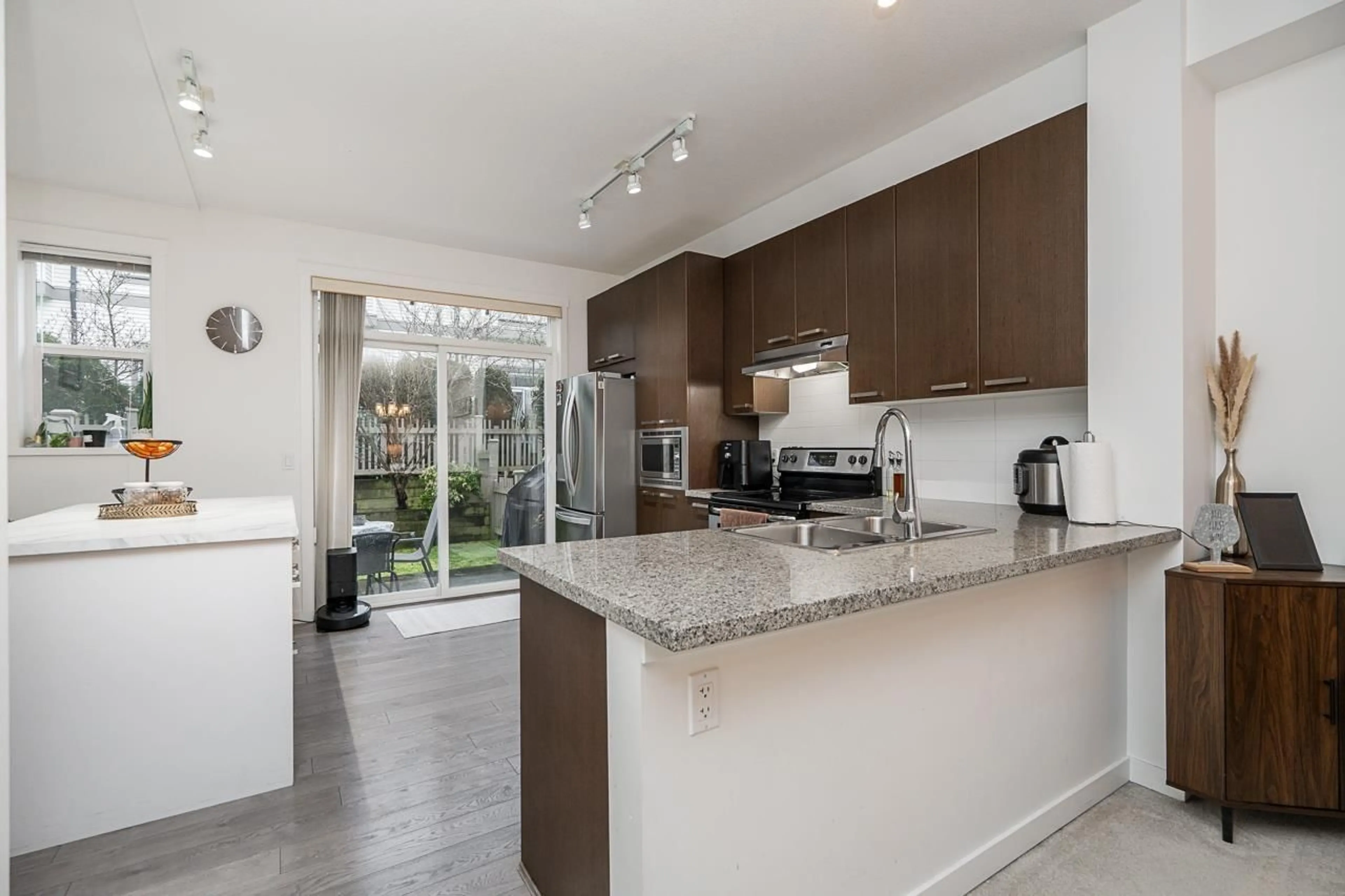 Open concept kitchen, ceramic/tile floor for 9 - 14838 61 AVENUE, Surrey British Columbia V3S2P3