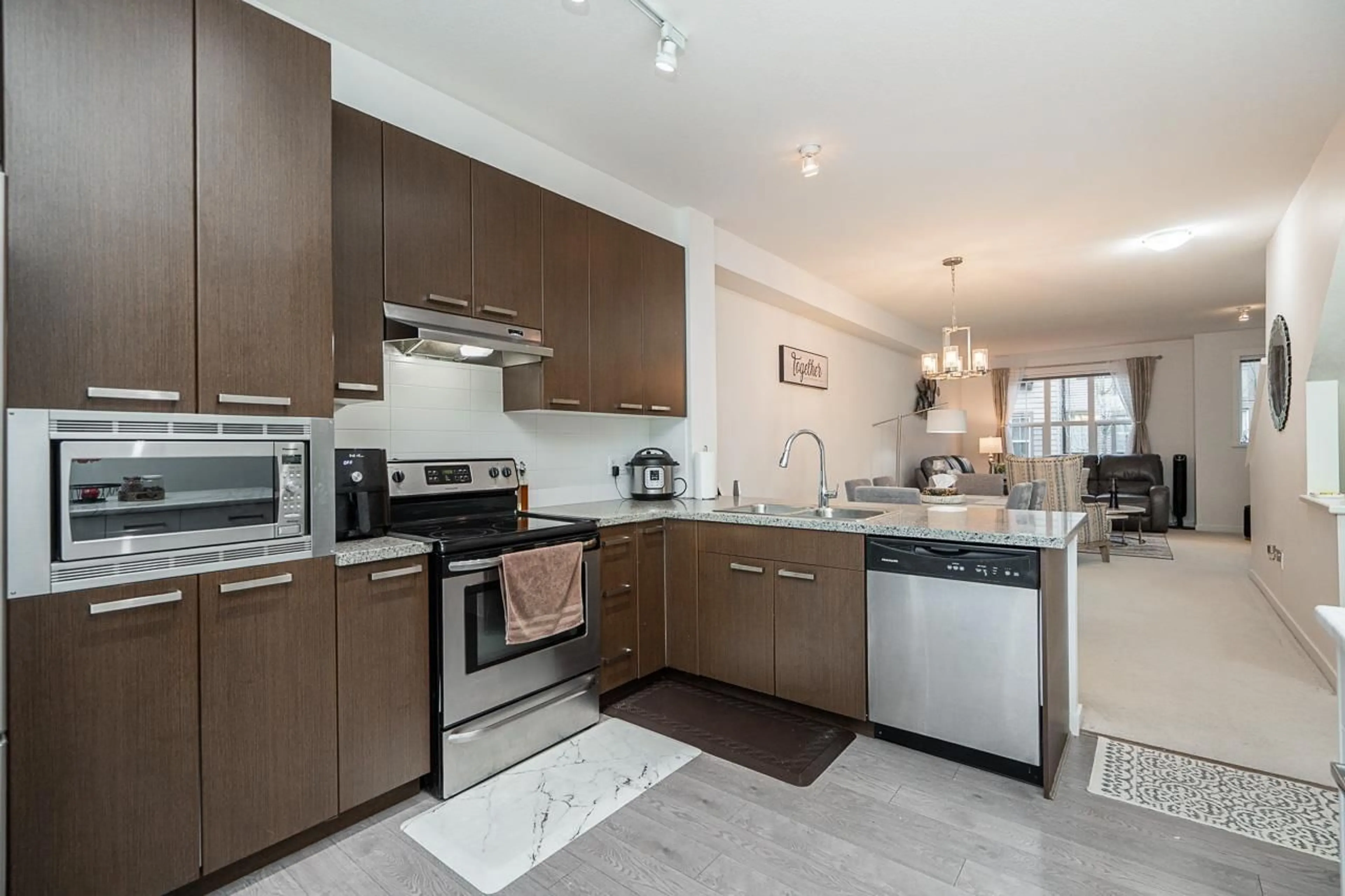 Open concept kitchen, ceramic/tile floor for 9 - 14838 61 AVENUE, Surrey British Columbia V3S2P3