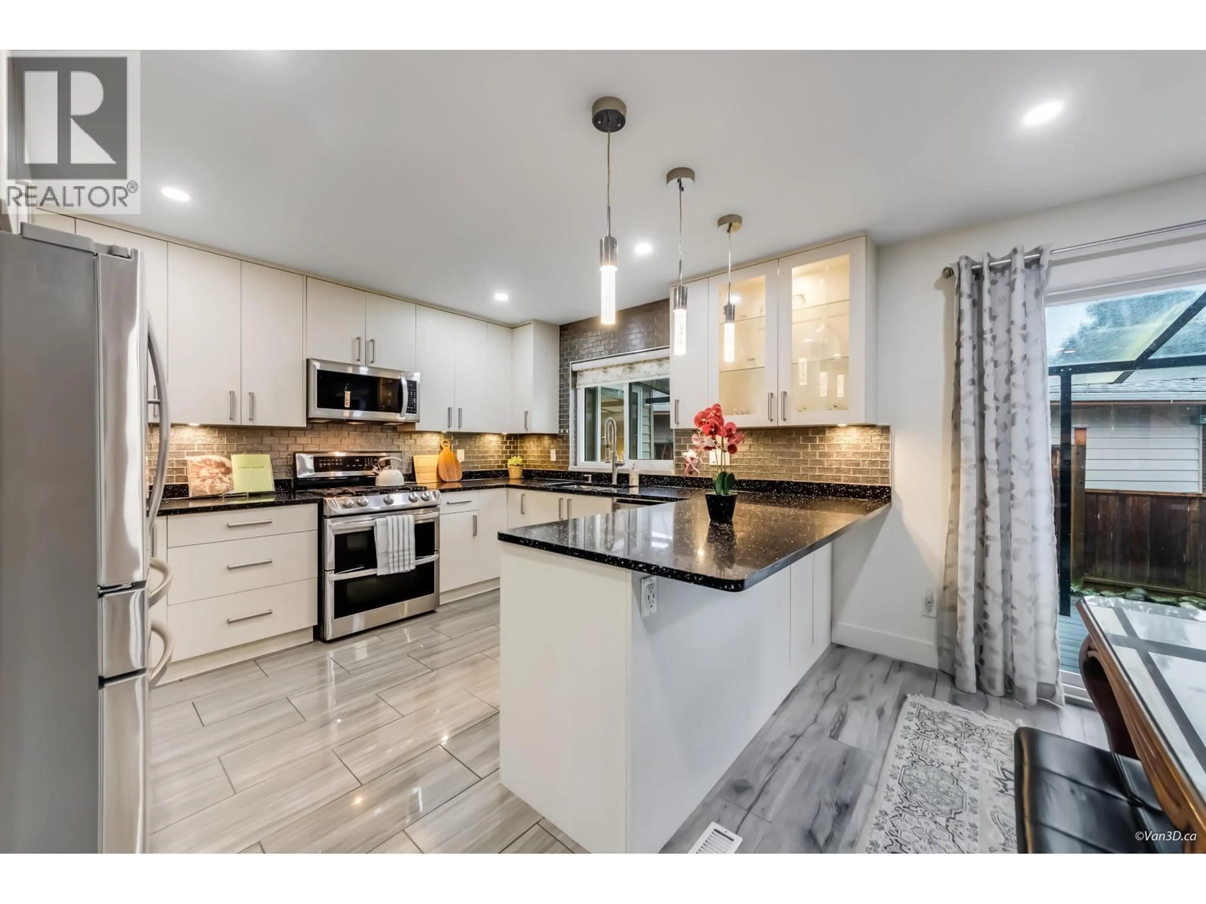 Open concept kitchen, ceramic/tile floor for 20461 DENIZA AVENUE, Maple Ridge British Columbia V2X8T7