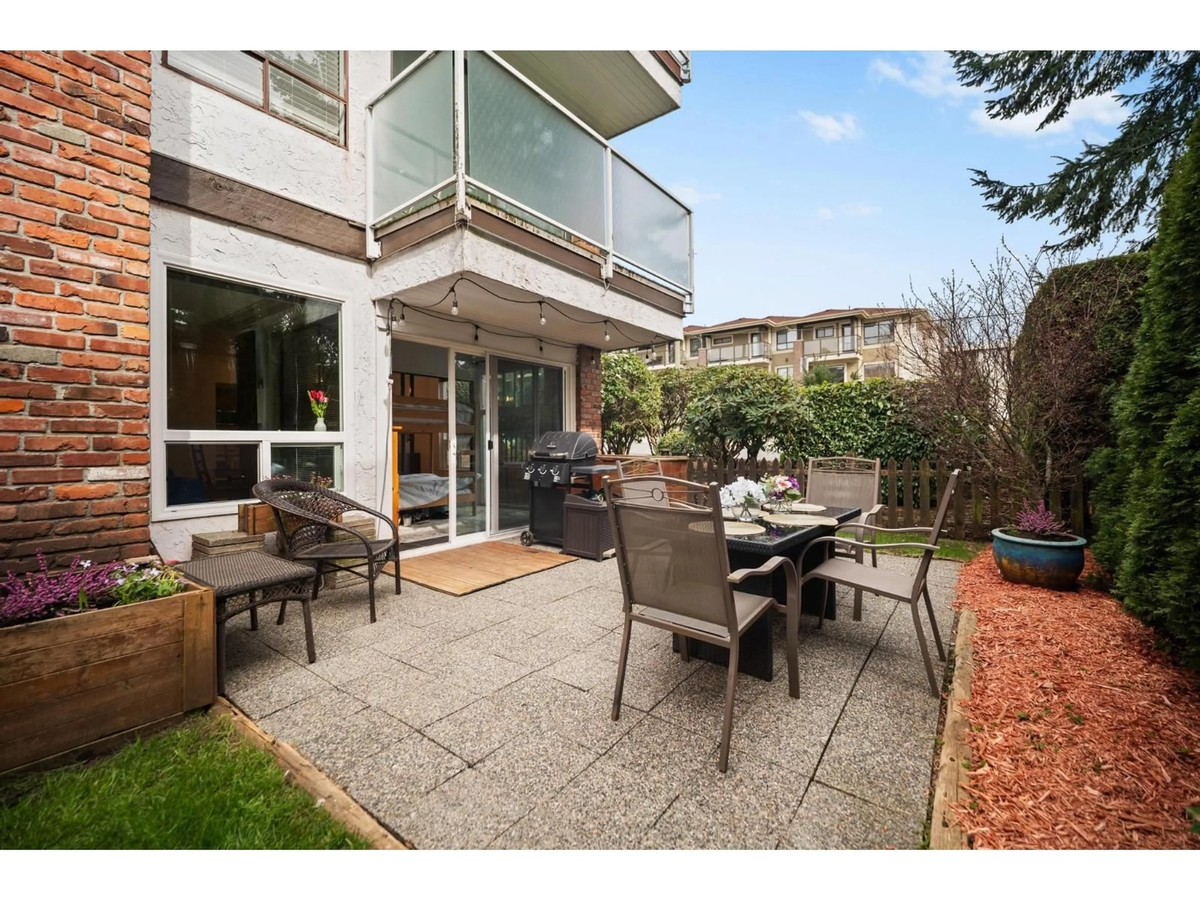 Patio, street for 101 - 1331 FOSTER STREET, Surrey British Columbia V4B3X5