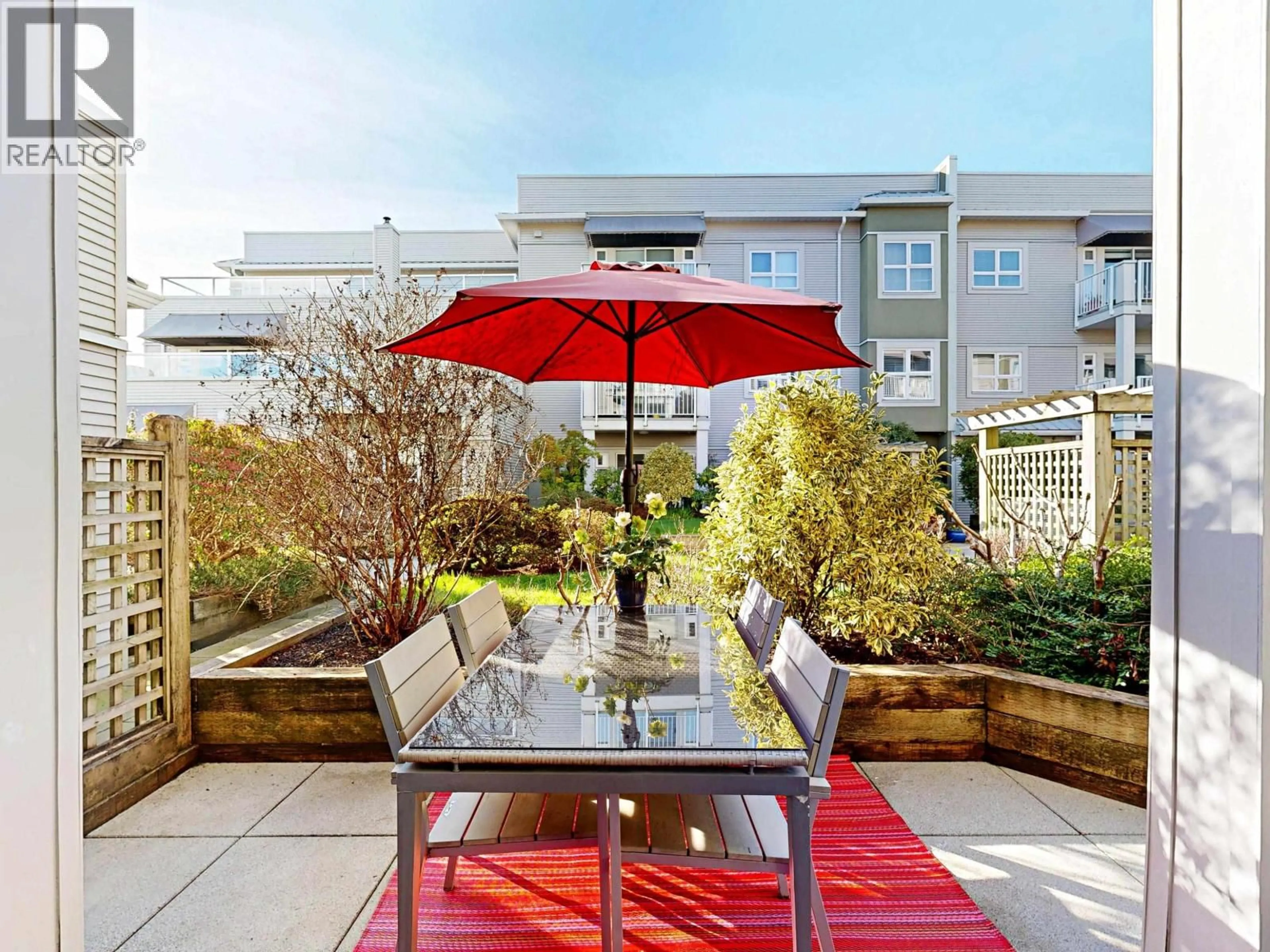 Patio, street for 105 - 4738 53 STREET, Delta British Columbia V4K2Z1