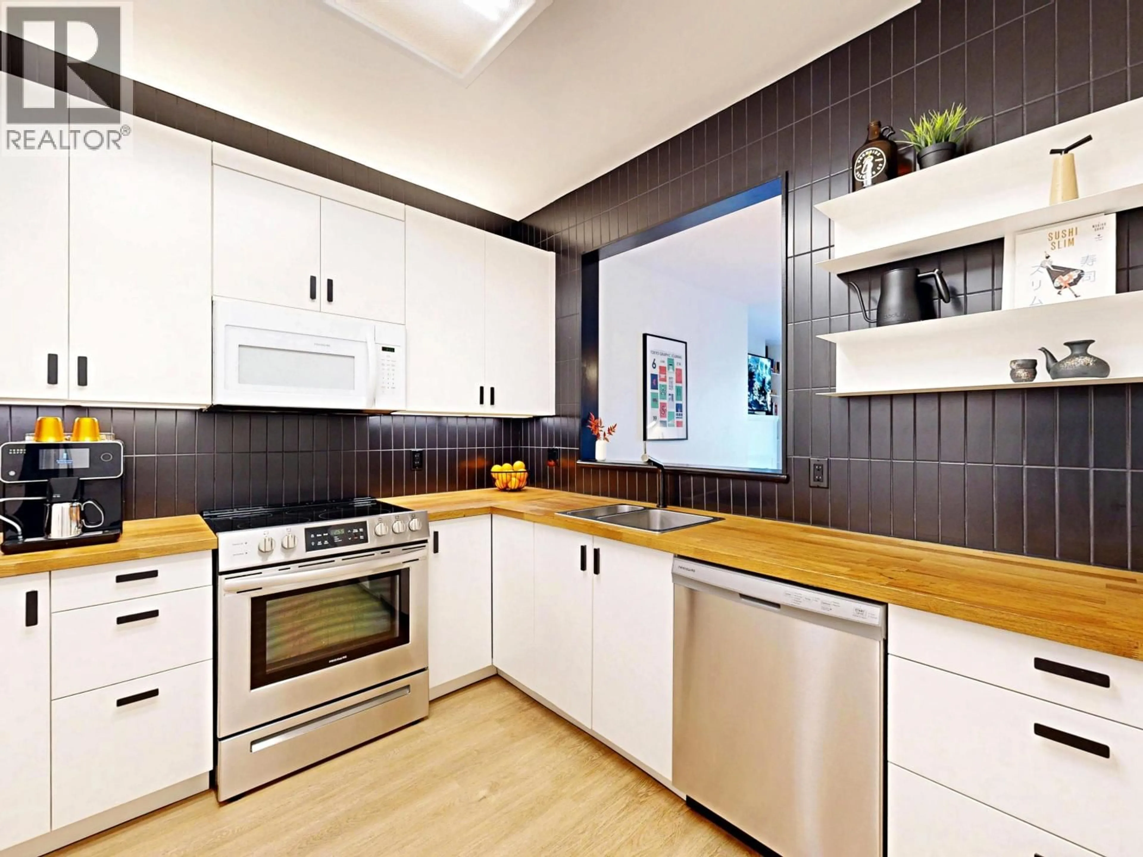 Contemporary kitchen, unknown for 105 - 4738 53 STREET, Delta British Columbia V4K2Z1