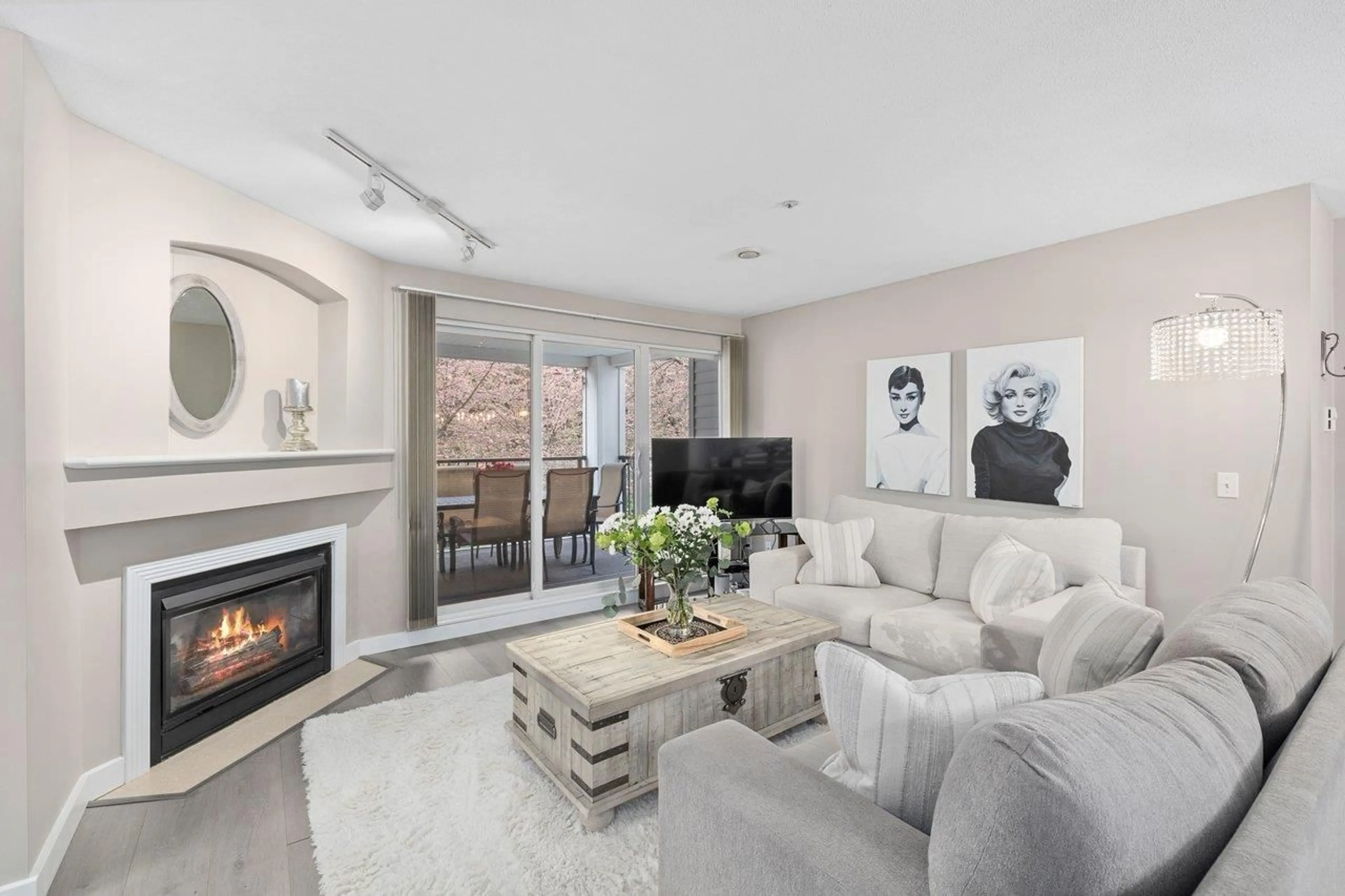 Living room with furniture, unknown for 208 - 20976 56 AVENUE, Langley British Columbia V3A7Z2