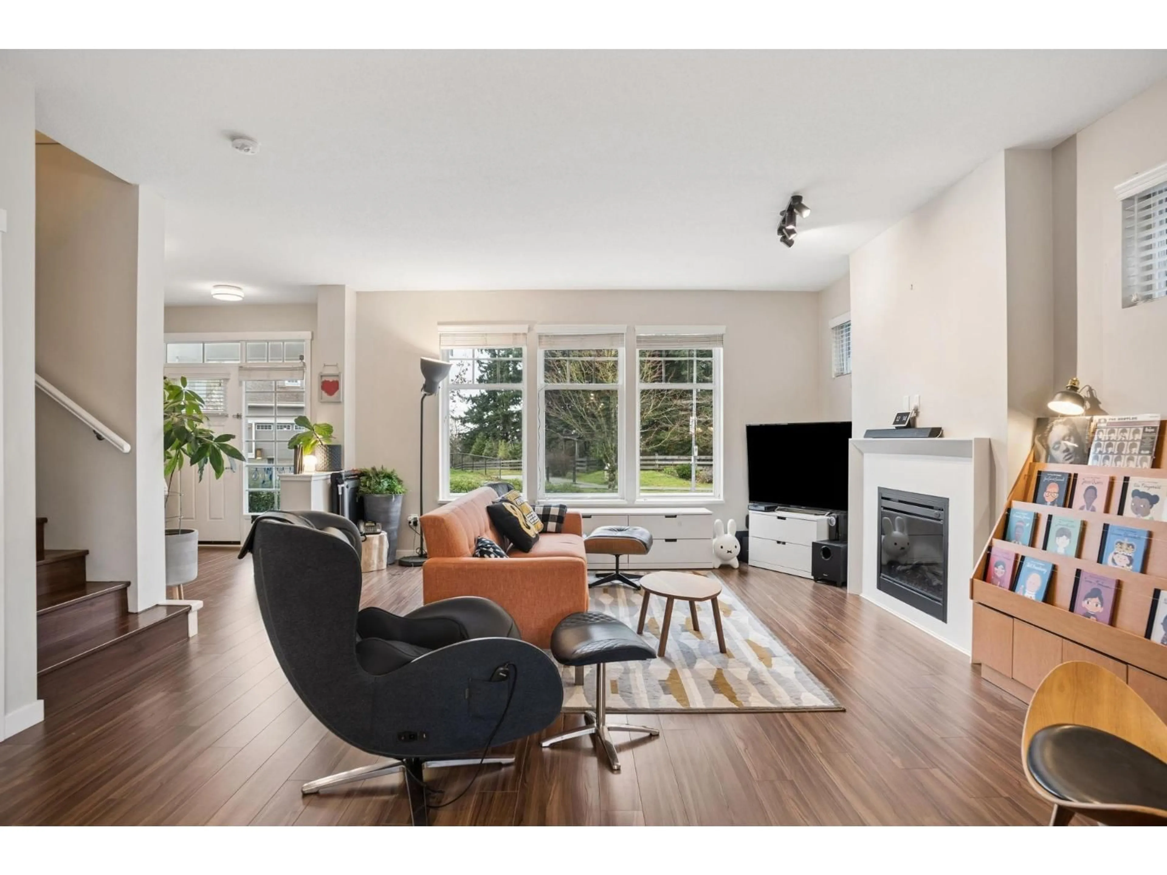 Living room with furniture, wood/laminate floor for 75 - 10500 DELSOM CRESCENT, Delta British Columbia V4C0C3