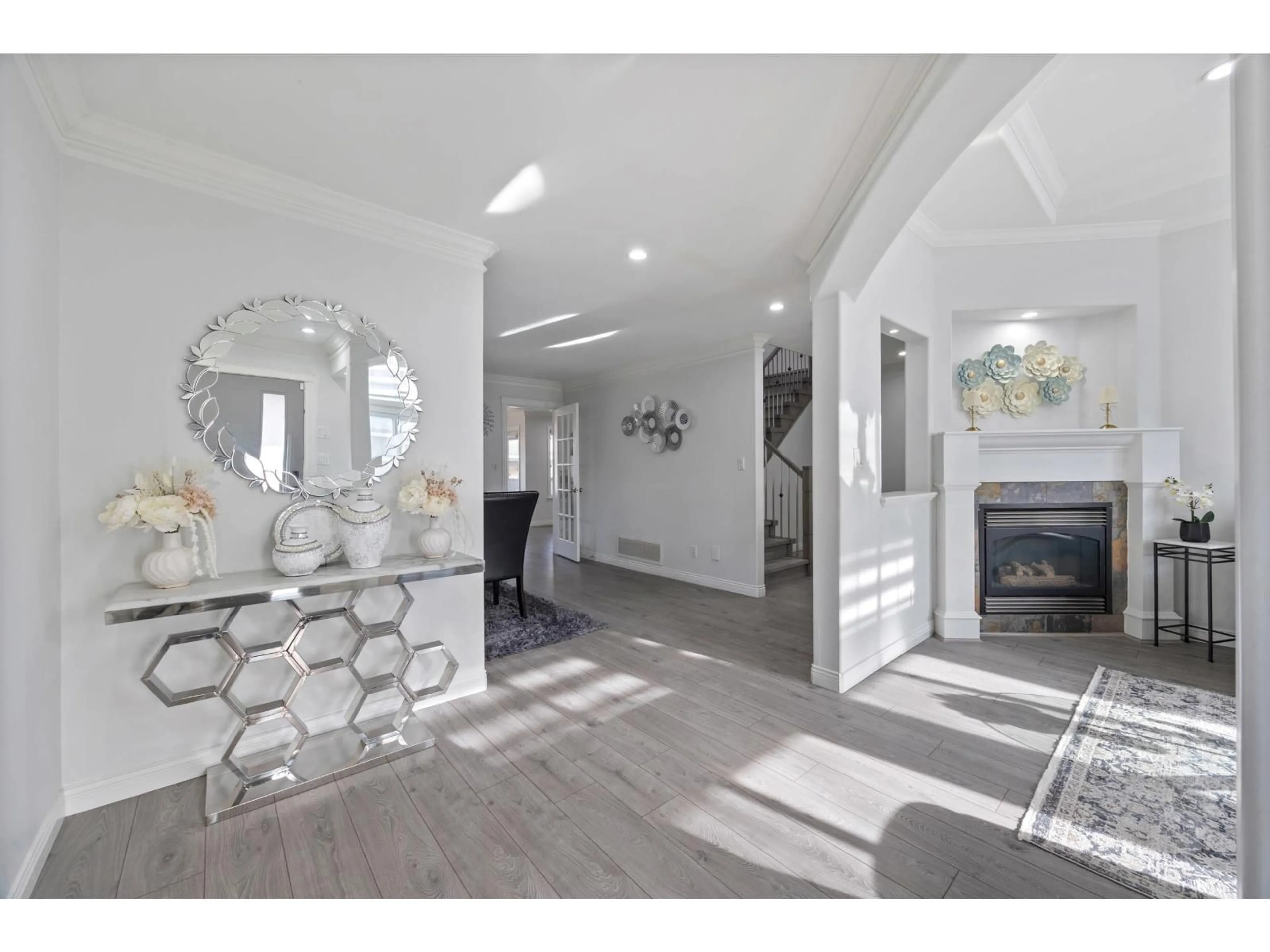 Indoor entryway for 7801 146A STREET, Surrey British Columbia V3S2T4