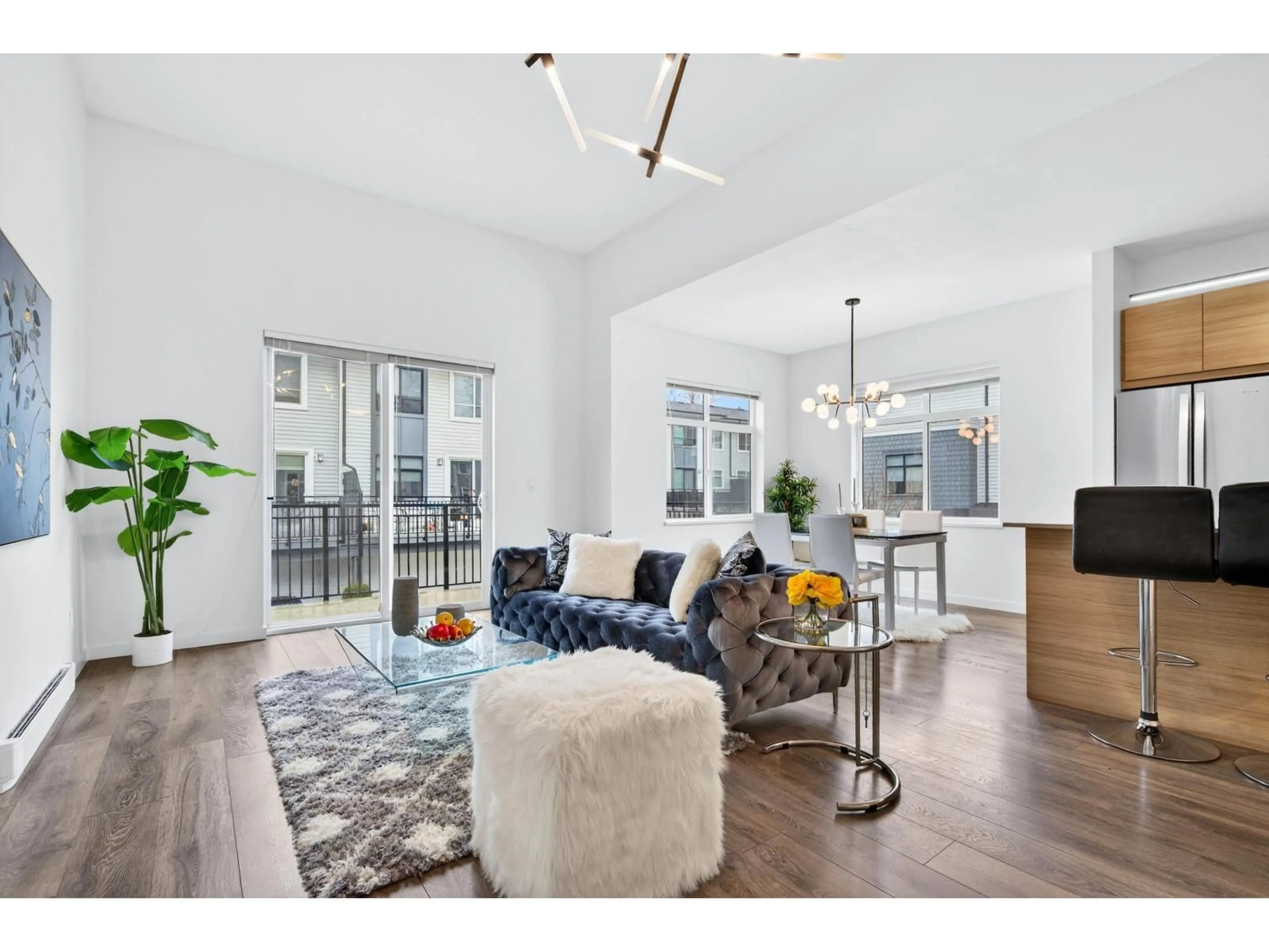 Living room with furniture, unknown for 1405 - 18505 LAURENSEN PLACE, Surrey British Columbia V4N6R7