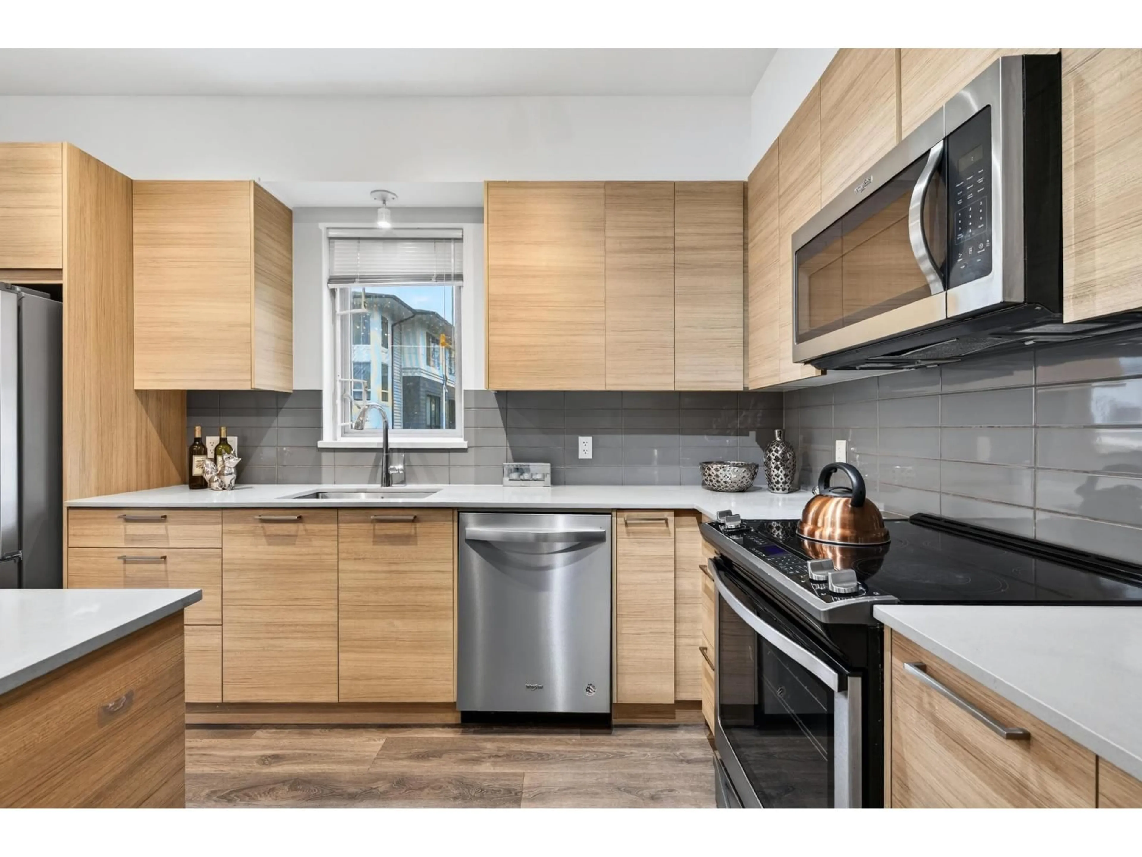 Standard kitchen, unknown for 1405 - 18505 LAURENSEN PLACE, Surrey British Columbia V4N6R7